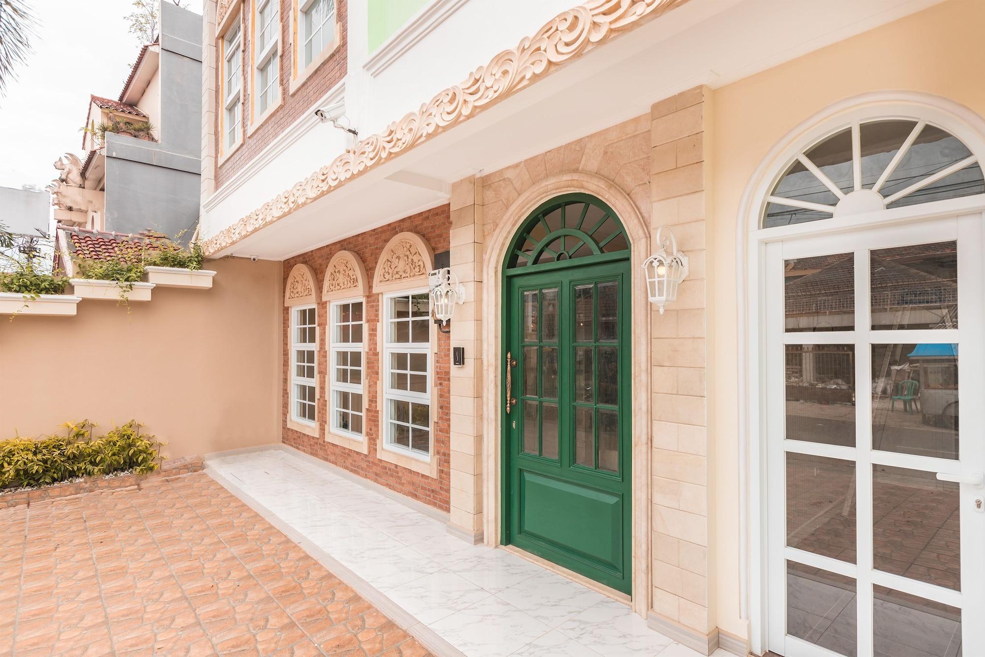 Vista Exterior Capital O 371 Kwitang Guest House