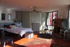 Alquiler Vacacional - House divided in three full apts with private pool