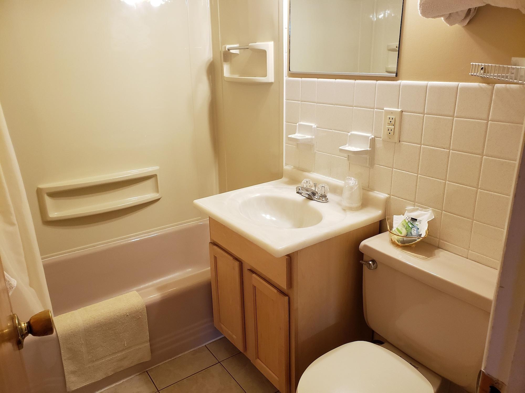 Equipamiento de Habitación The Colonial Motel