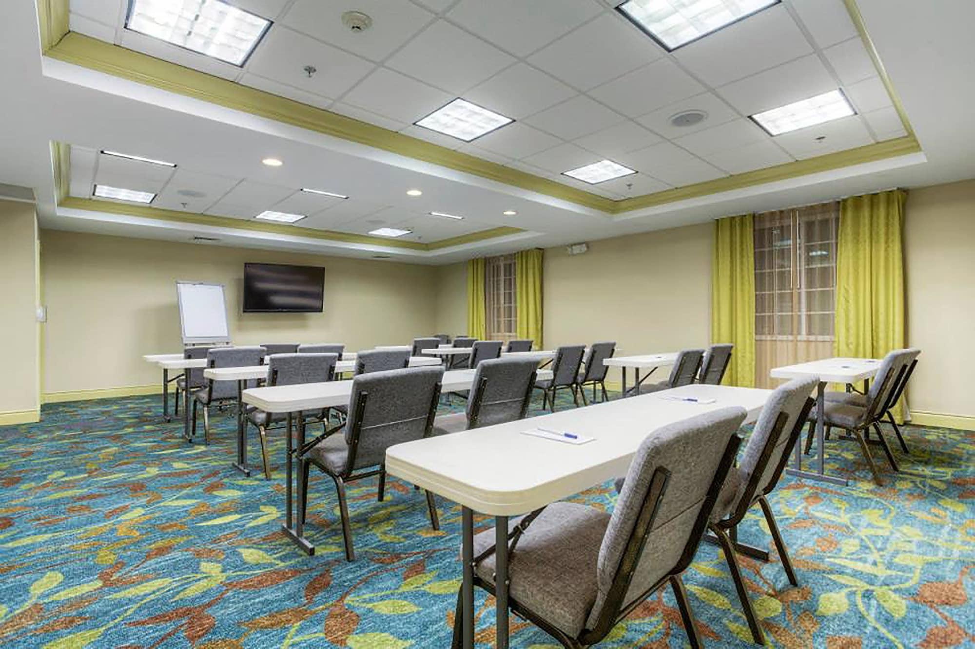 Sala de Reuniones Candlewood Suites Mooresville/Lake Norman,NC by IHG