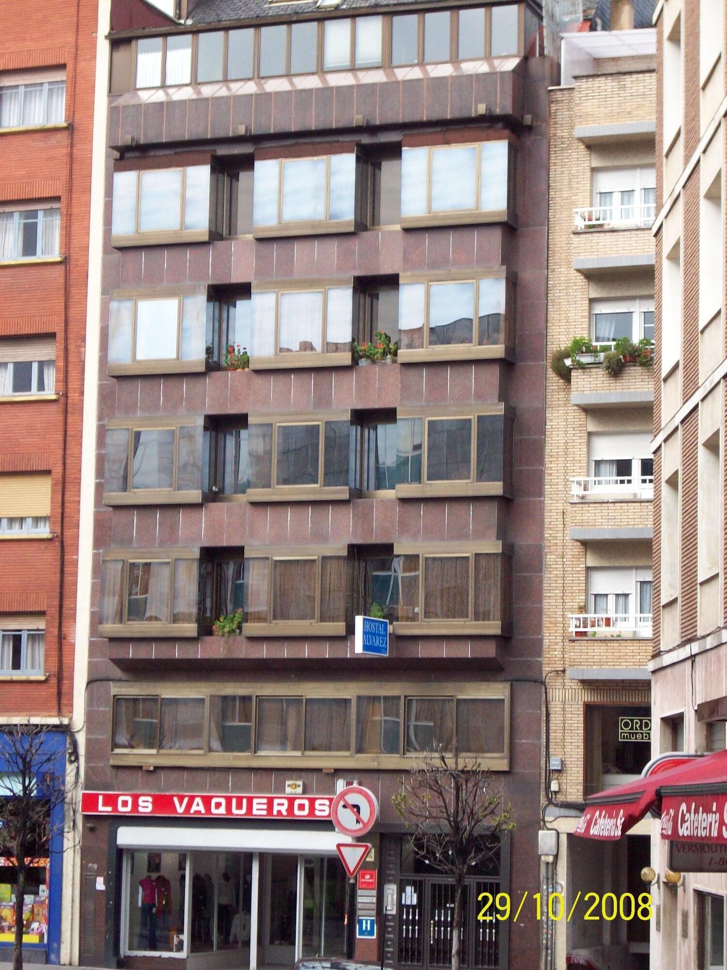 Vista Exterior Hostal Álvarez