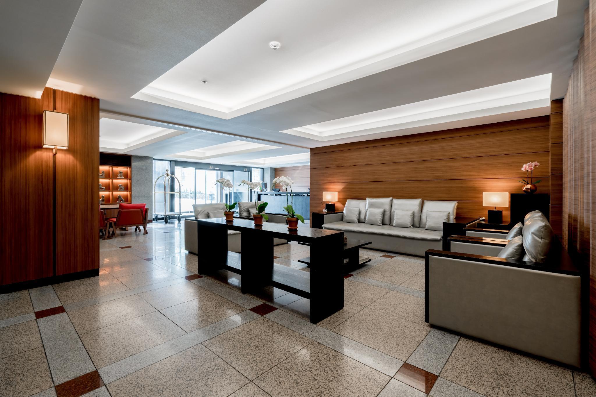 Vista Lobby Oriens Hotel & Residences