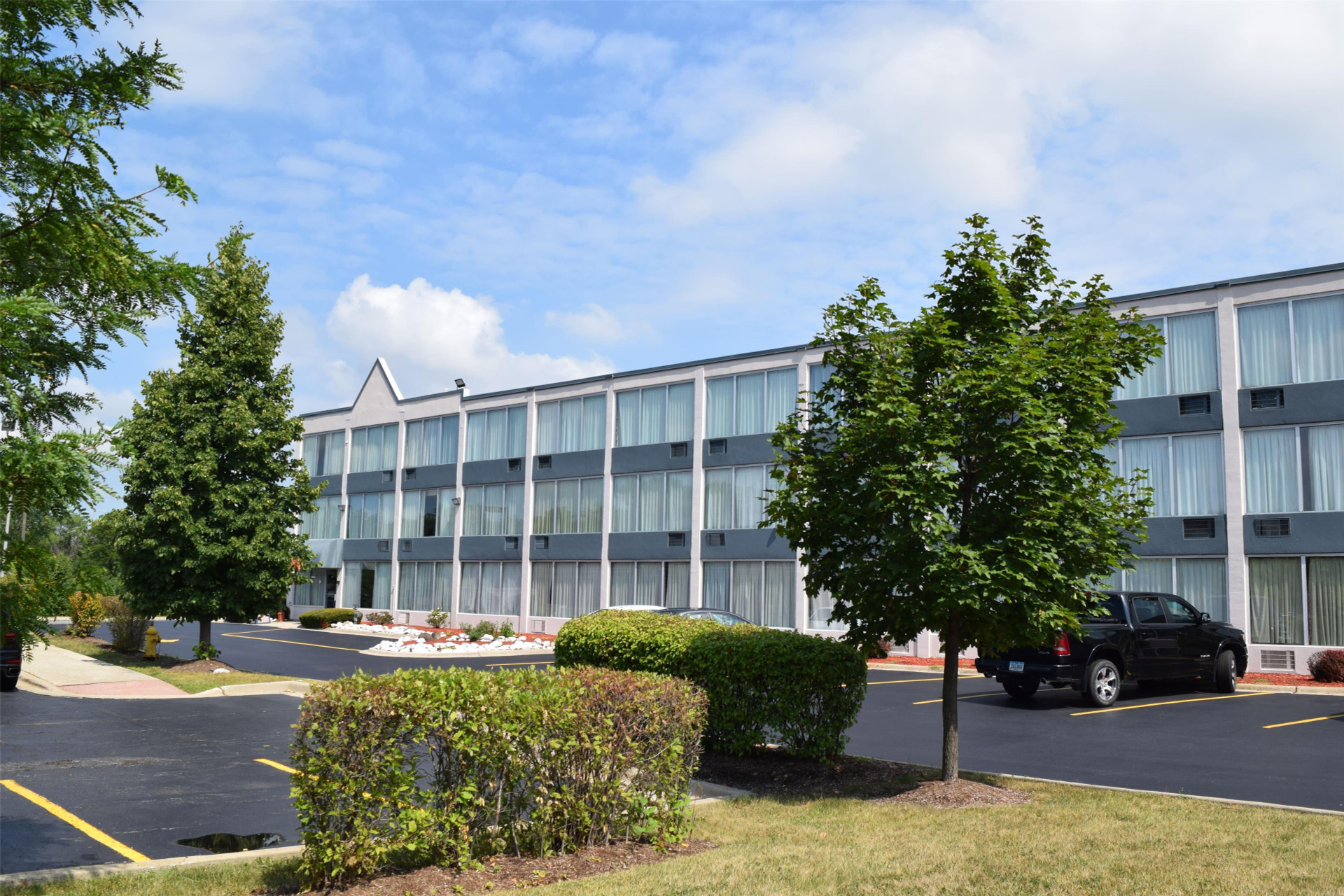 Vista Exterior Baymont by Wyndham Addison