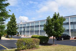 Alojamiento - Baymont by Wyndham Addison