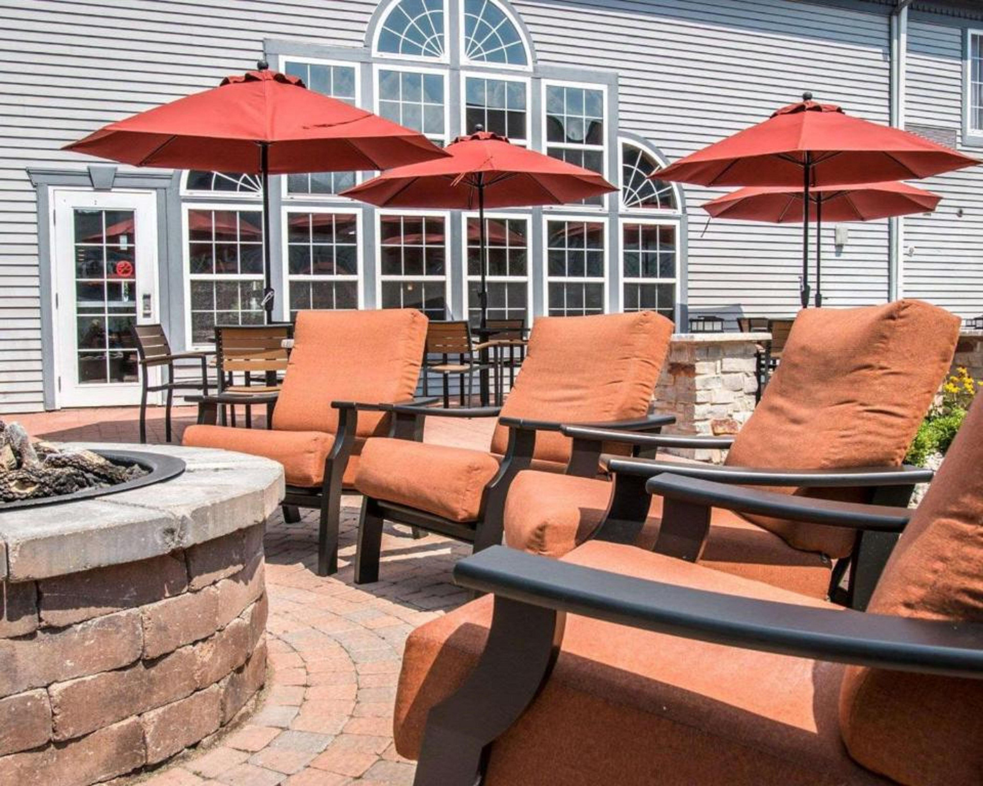 Varios Comfort Inn & Suites and Conference Center