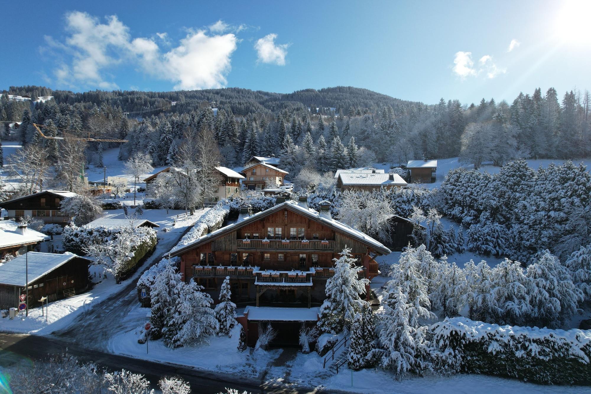 Vista Exterior Magic Megève Bois