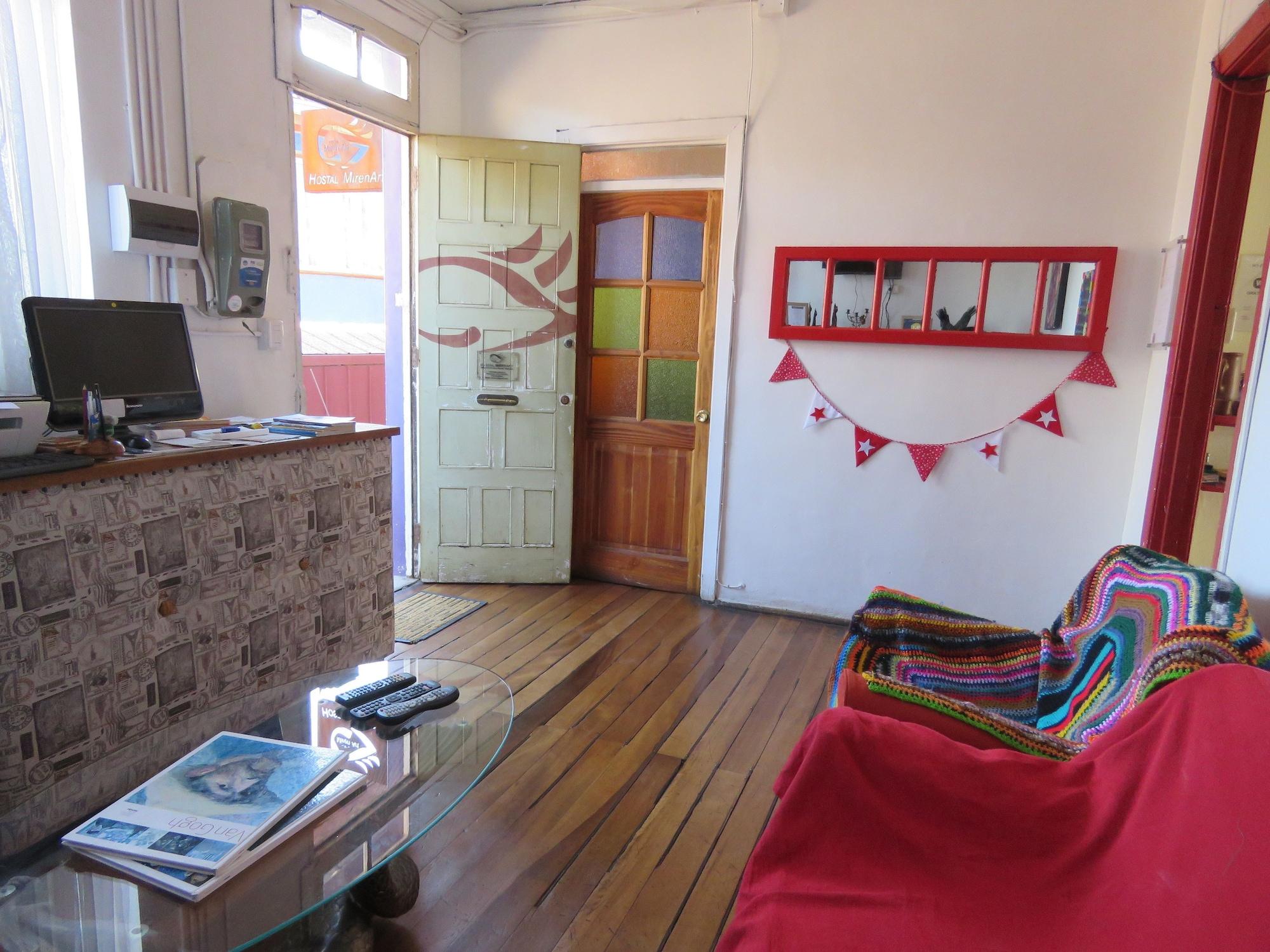 Varios Hostal Mirenart