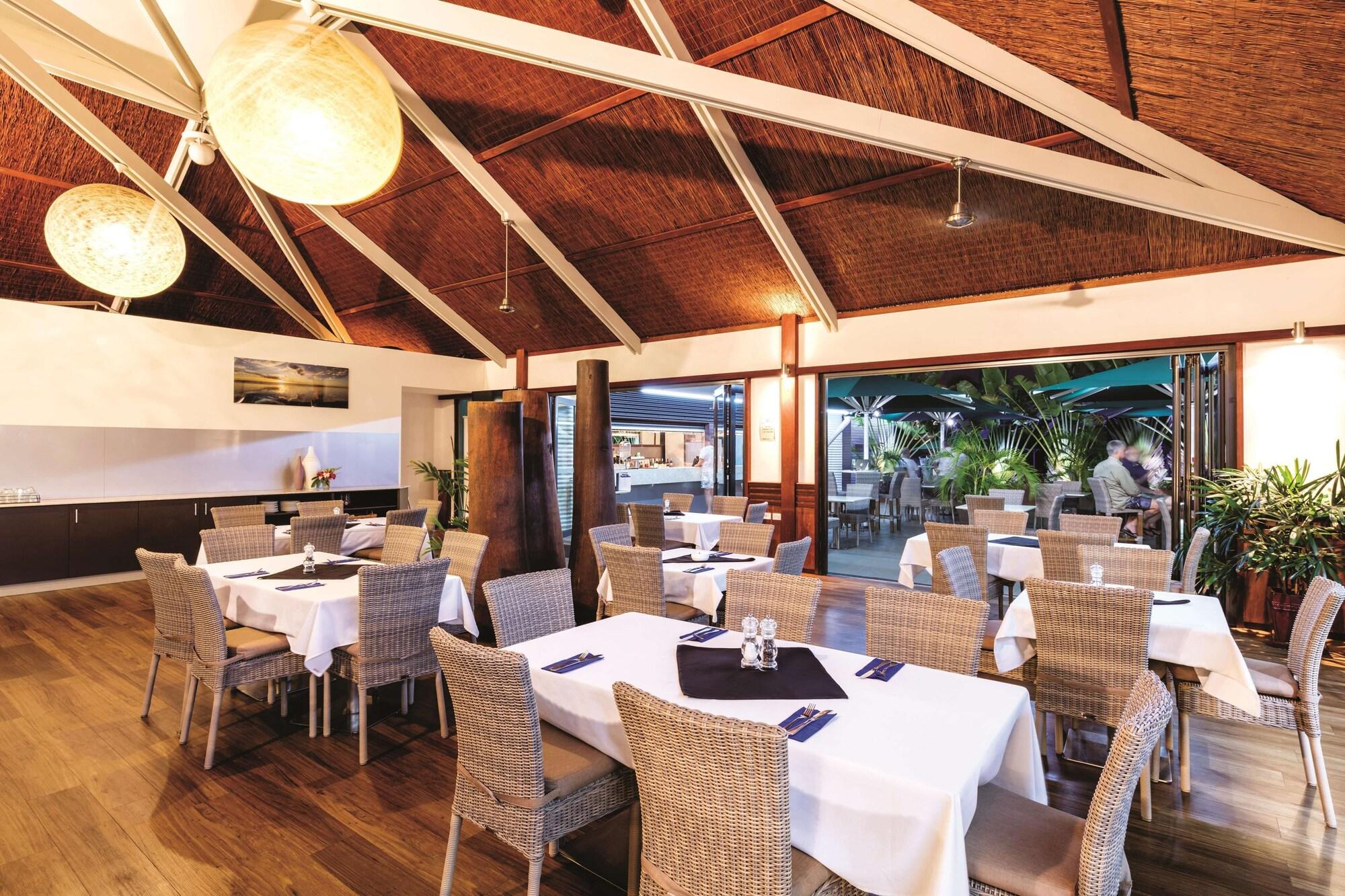 Restaurant Oaks Cable Beach Resort