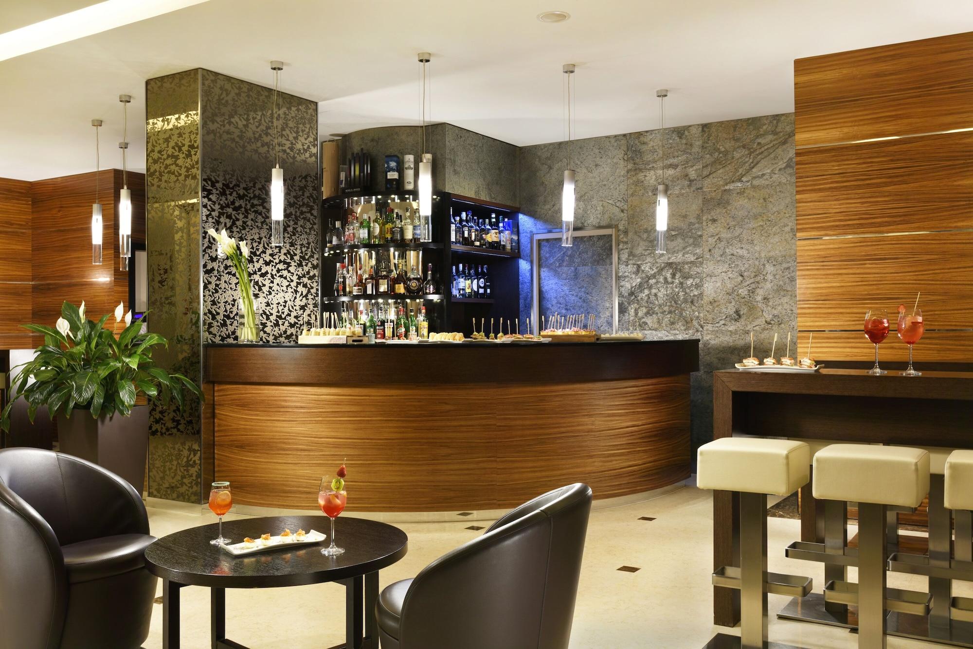 Bar/Salón Hotel La Favorita