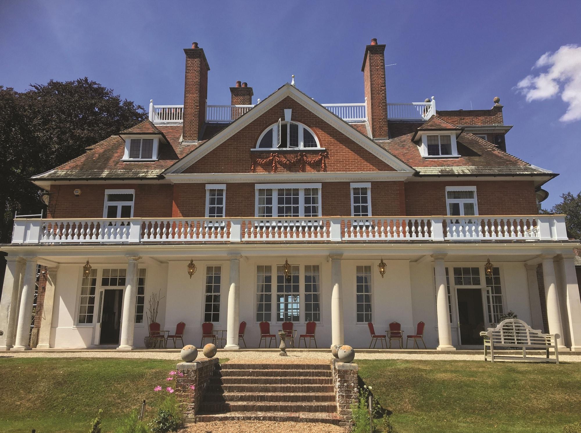 Varios Saltcote Place Rye