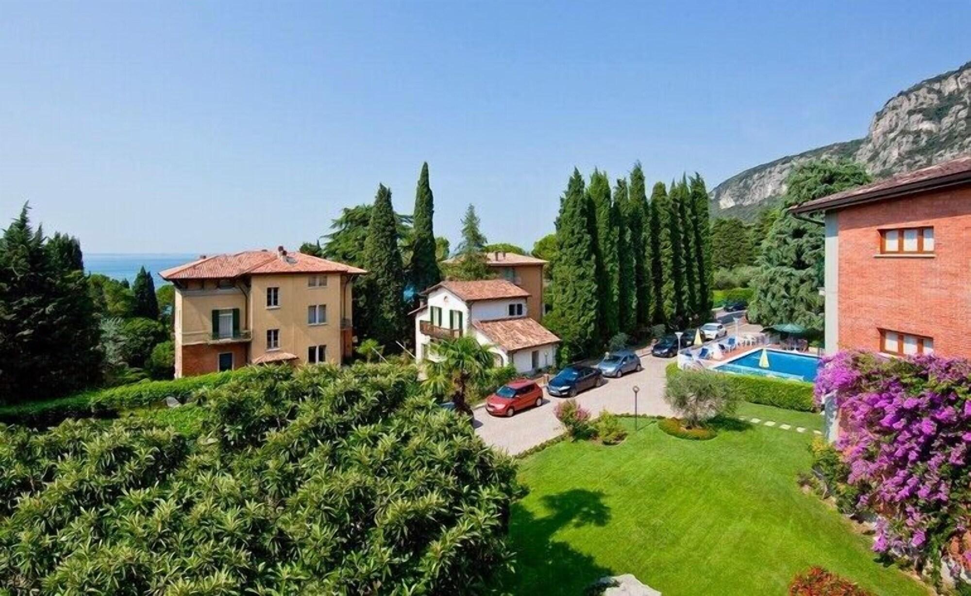 Vista Exterior Hotel Gabbiano - Garda Lake Collection