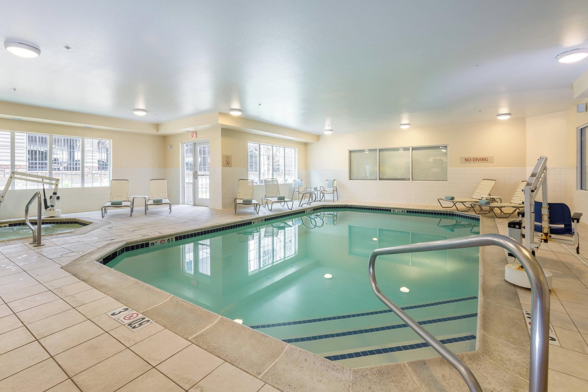 Vista Piscina TownePlace Suites by Marriott Boise Downtown/University