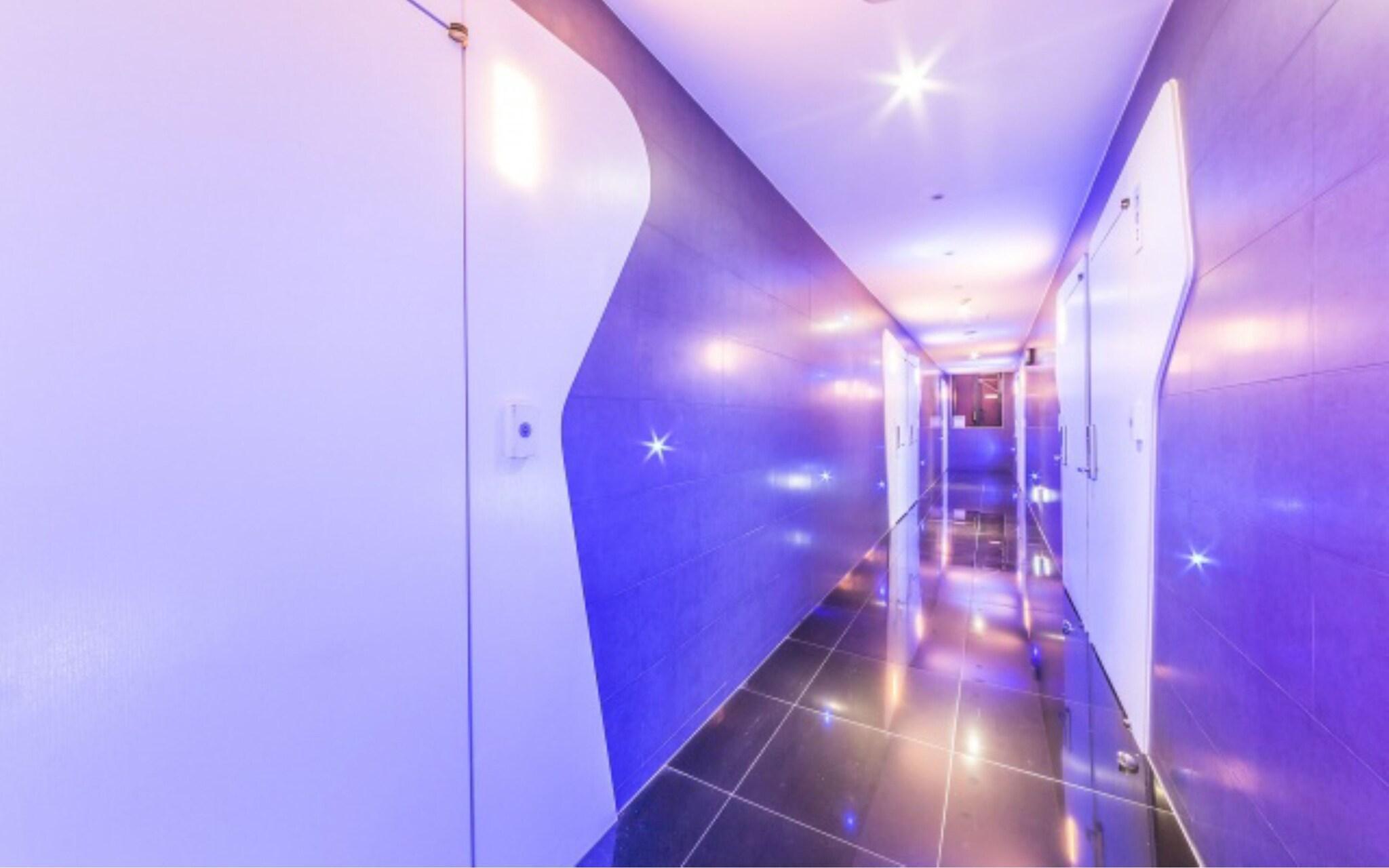 Varios Rampart Hotel