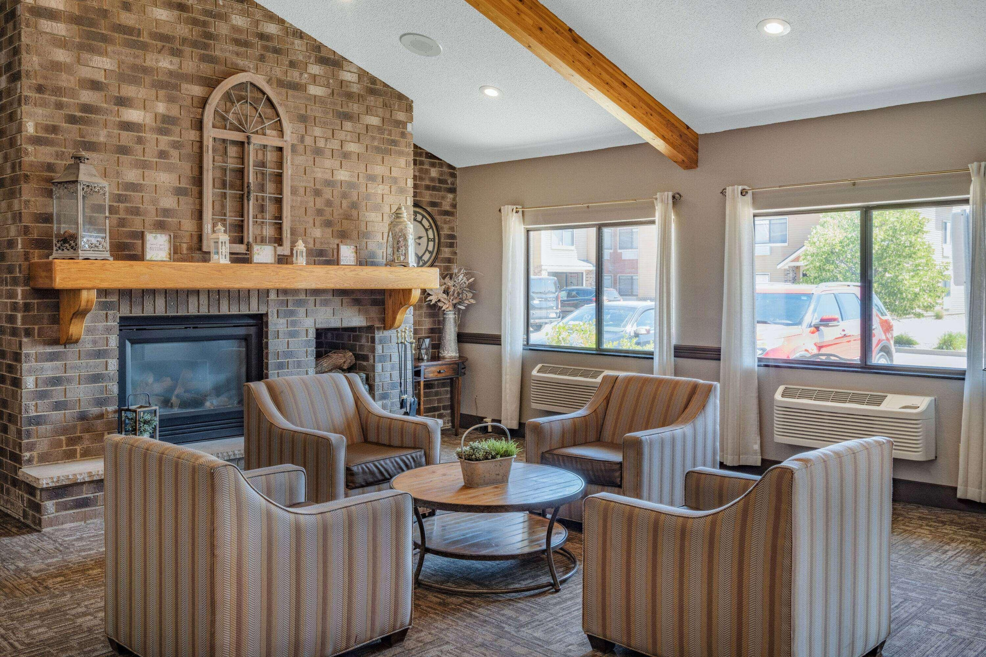 Vista Lobby AmericInn by Wyndham Aberdeen - Event Center