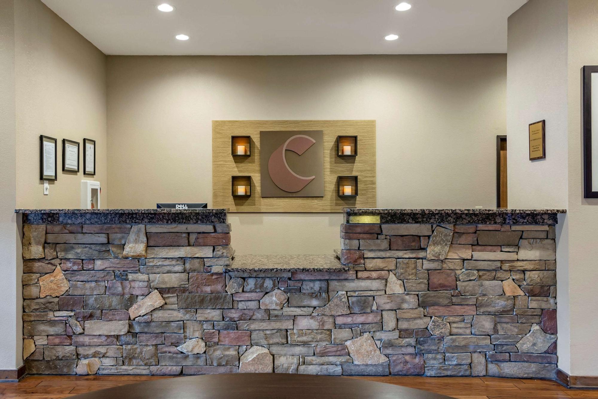 Vista Lobby Comfort Inn & Suites Blue Ridge