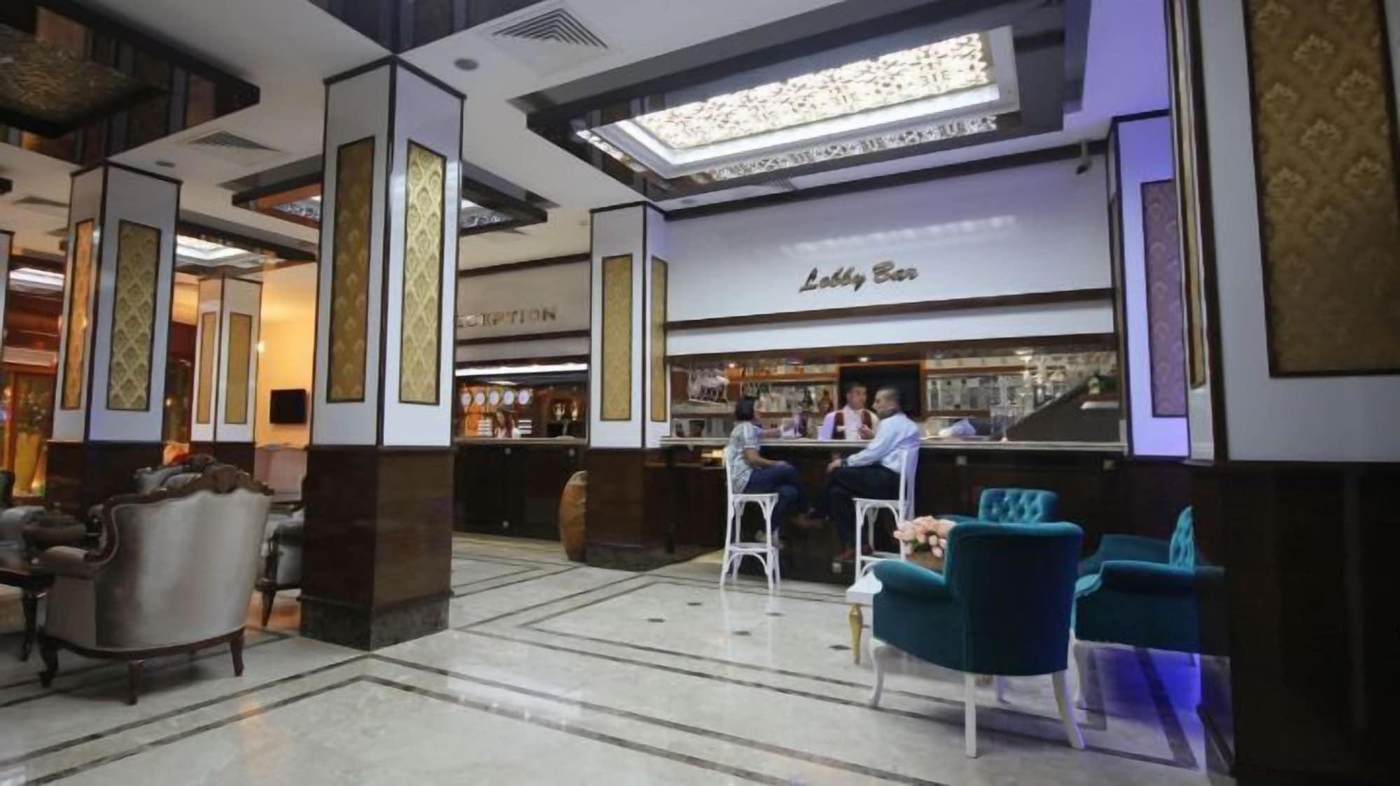 Bar/Salón Grand Corner Hotel - Boutique Class