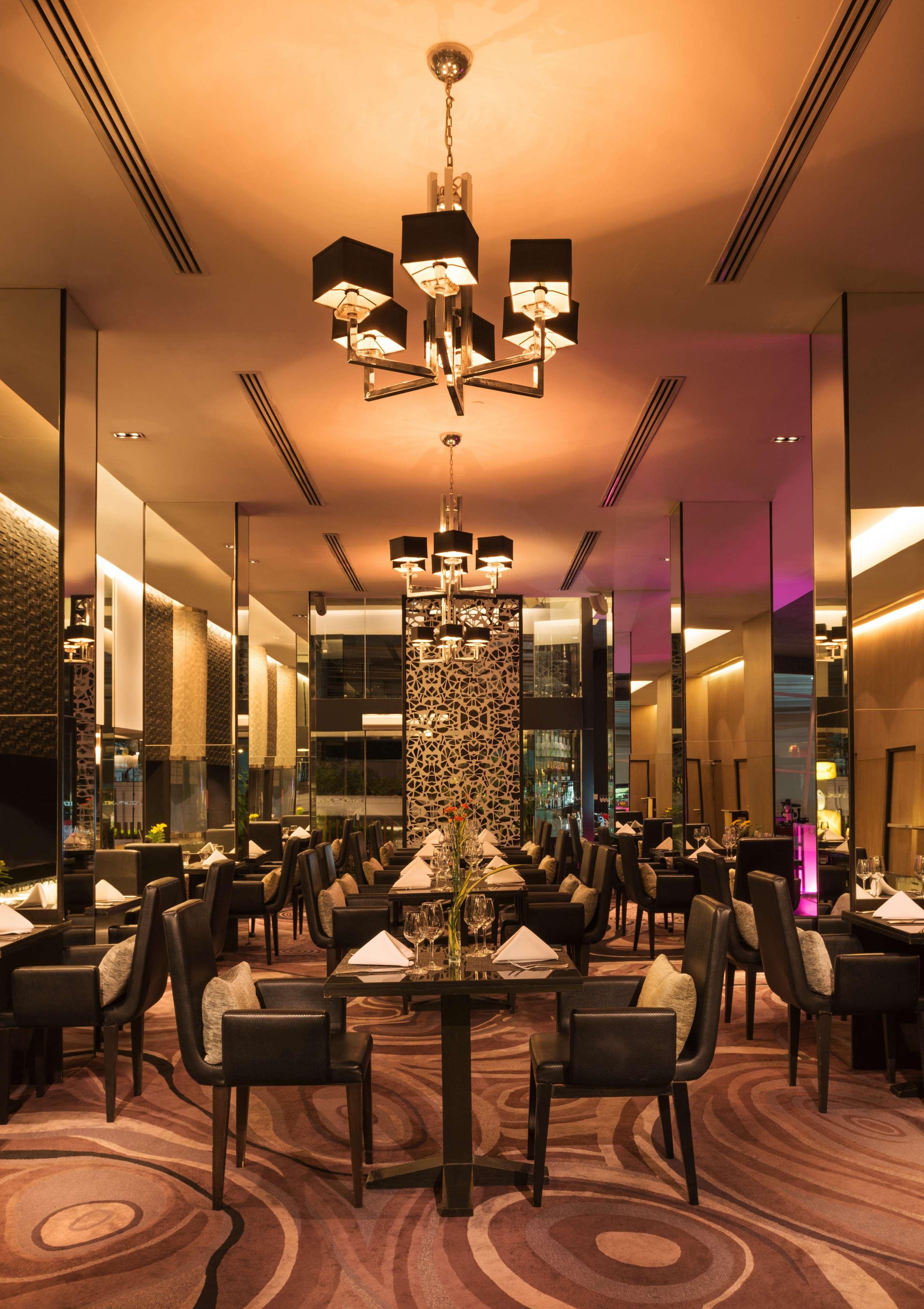 Restaurant Radisson Suites Bangkok Sukhumvit