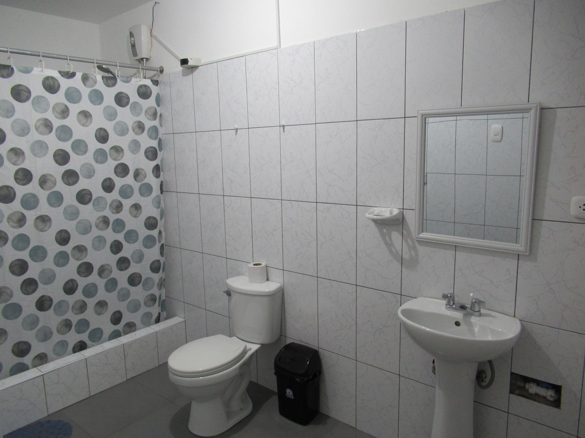 Equipamiento de Habitación Kurmi Hostel Lima Airport