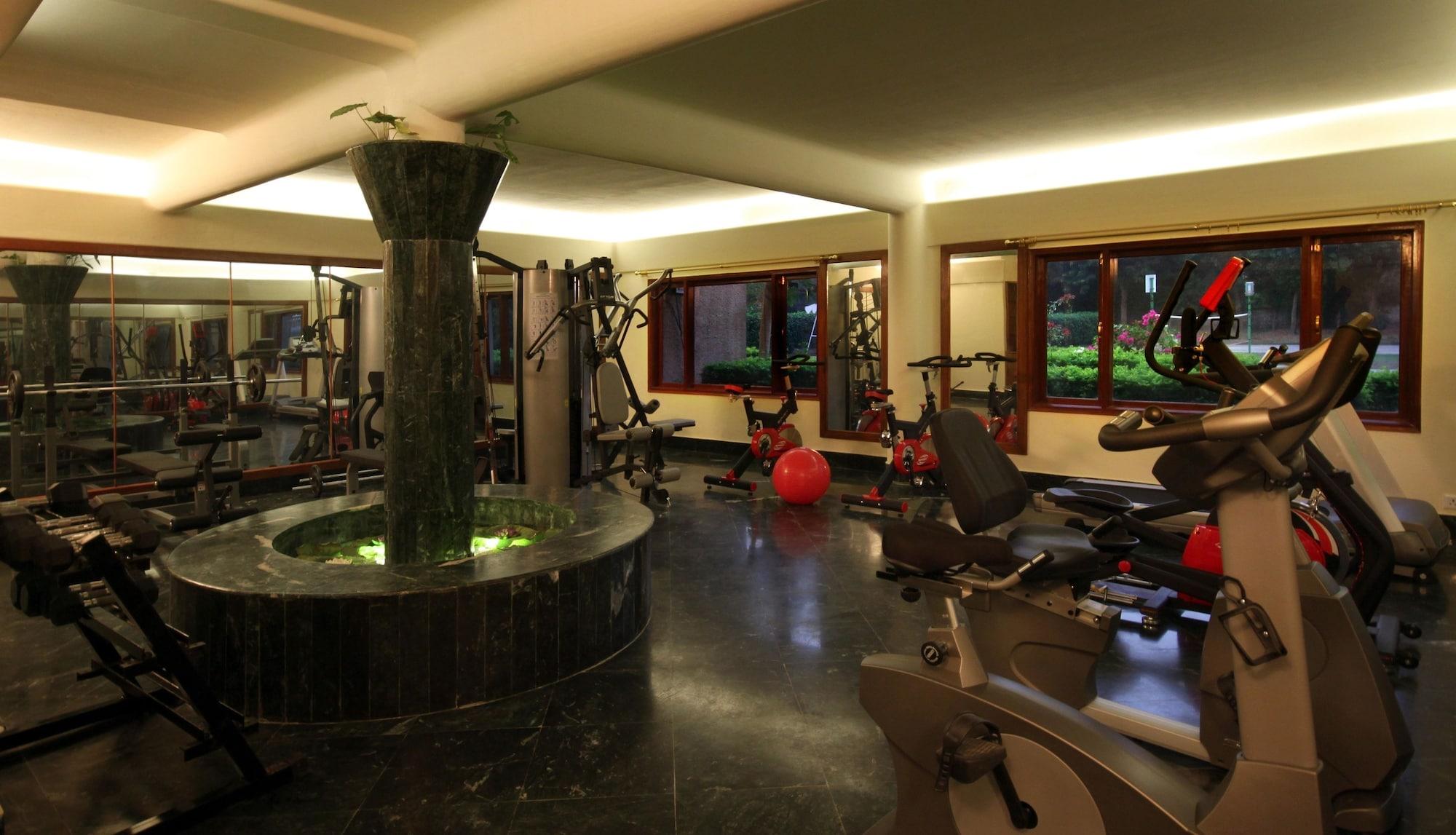 Gimnasio Clarks Khajuraho