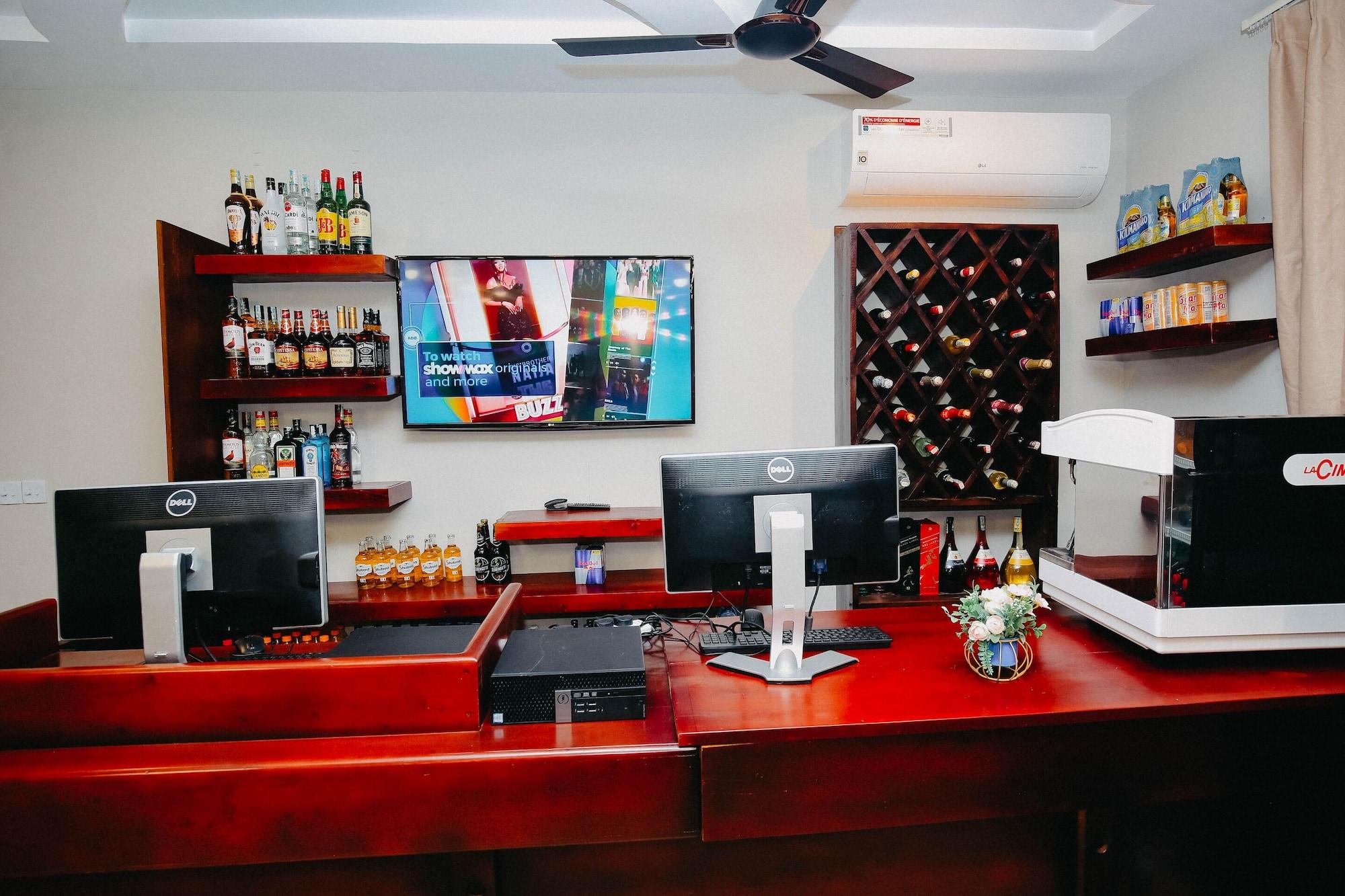 Bar/Salón Inoga Luxury Hotel