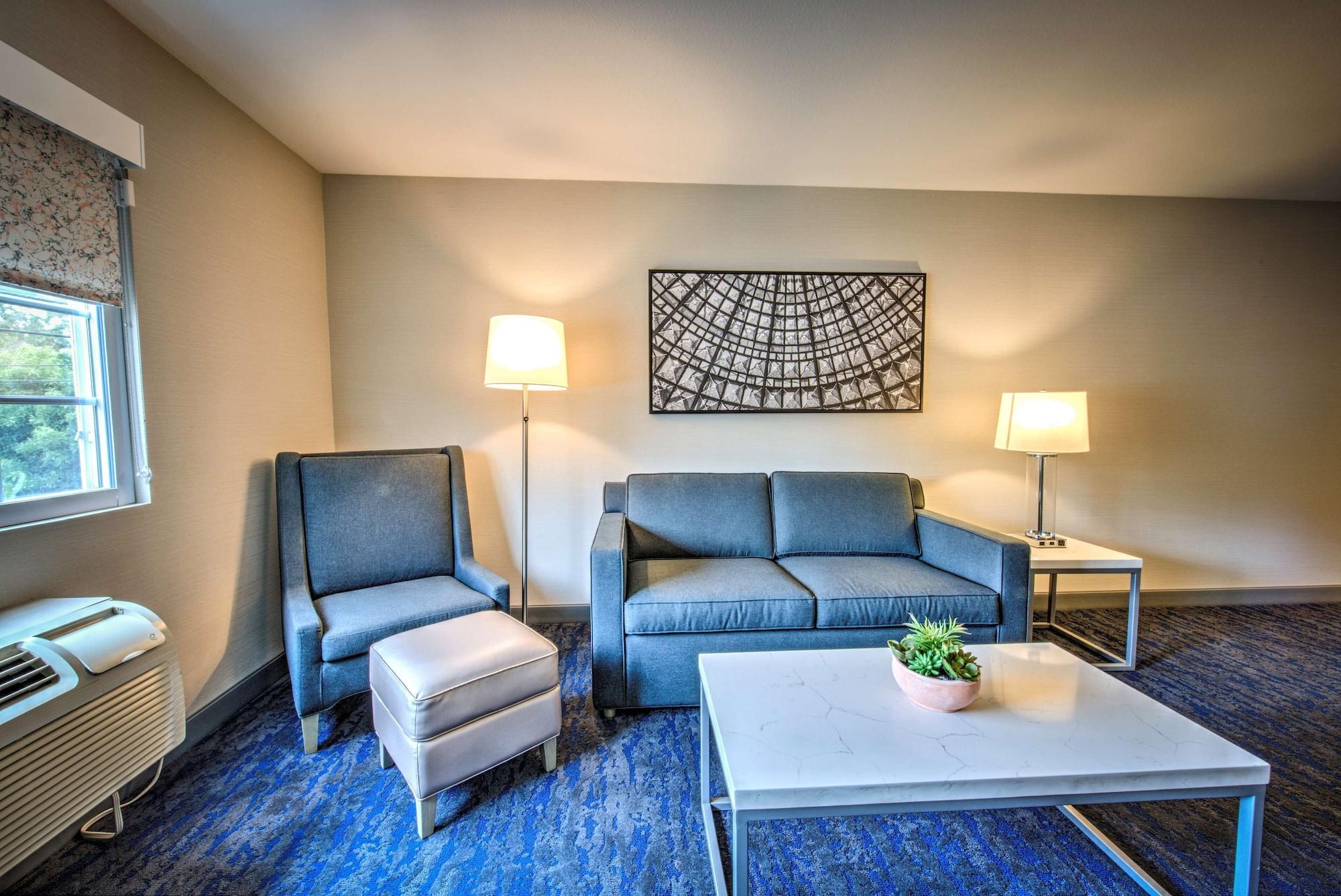 Habitación Best Western Plus Media Center Inn & Suites