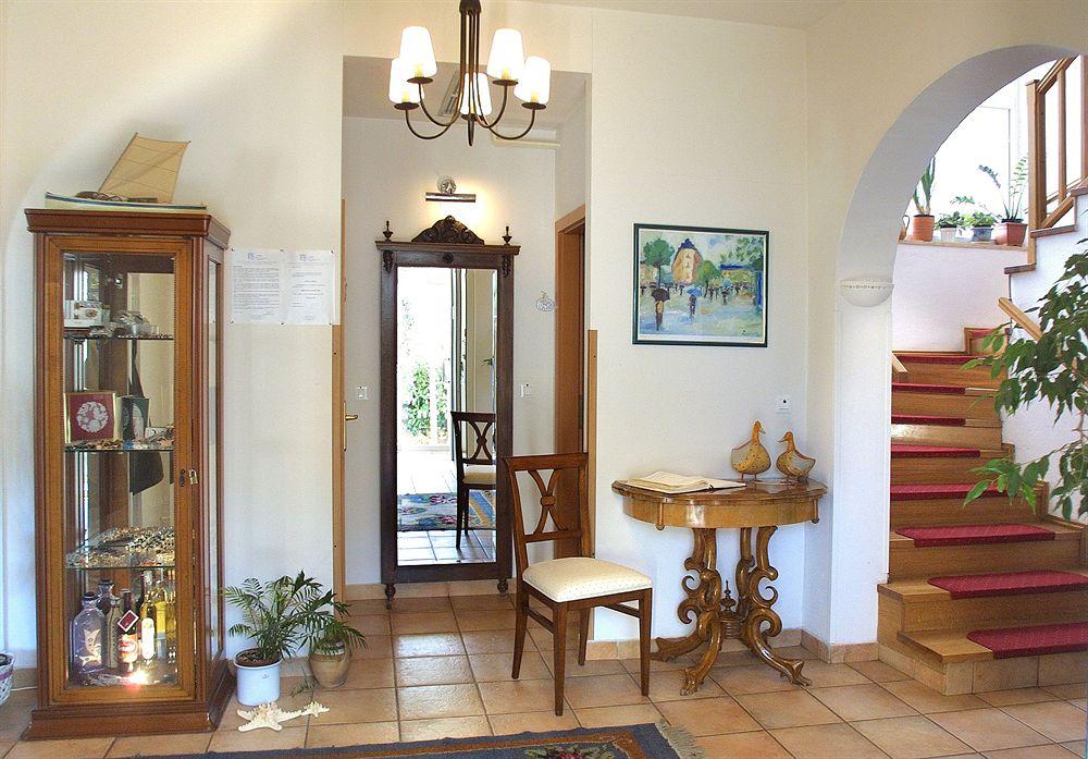 Vista Lobby Vila Lili