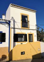 Alquiler Vacacional - 2-storey house with small garden and balcony