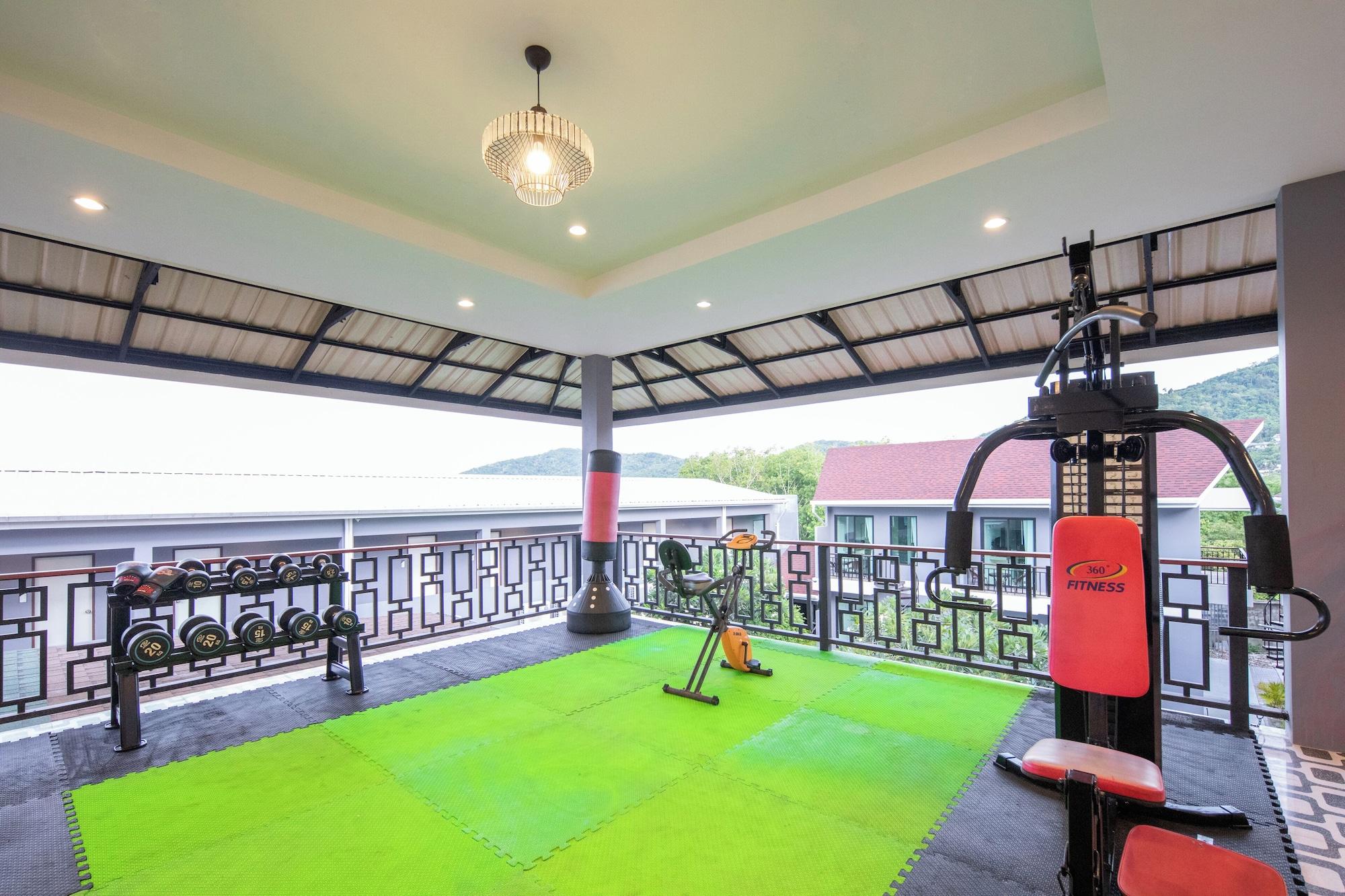 Gimnasio Chanakarn Pool Access Rawai