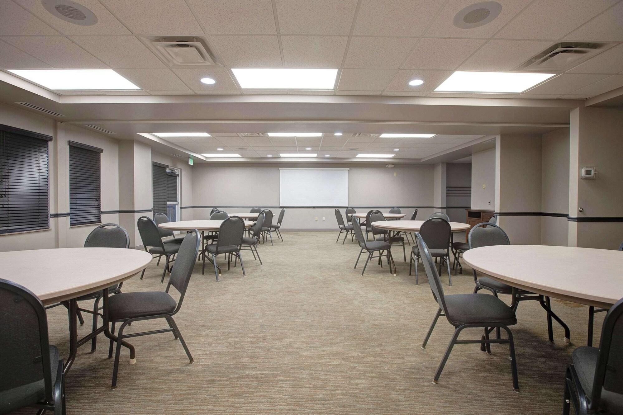 Sala de Reuniones Comfort Inn & Suites St. Paul Northeast