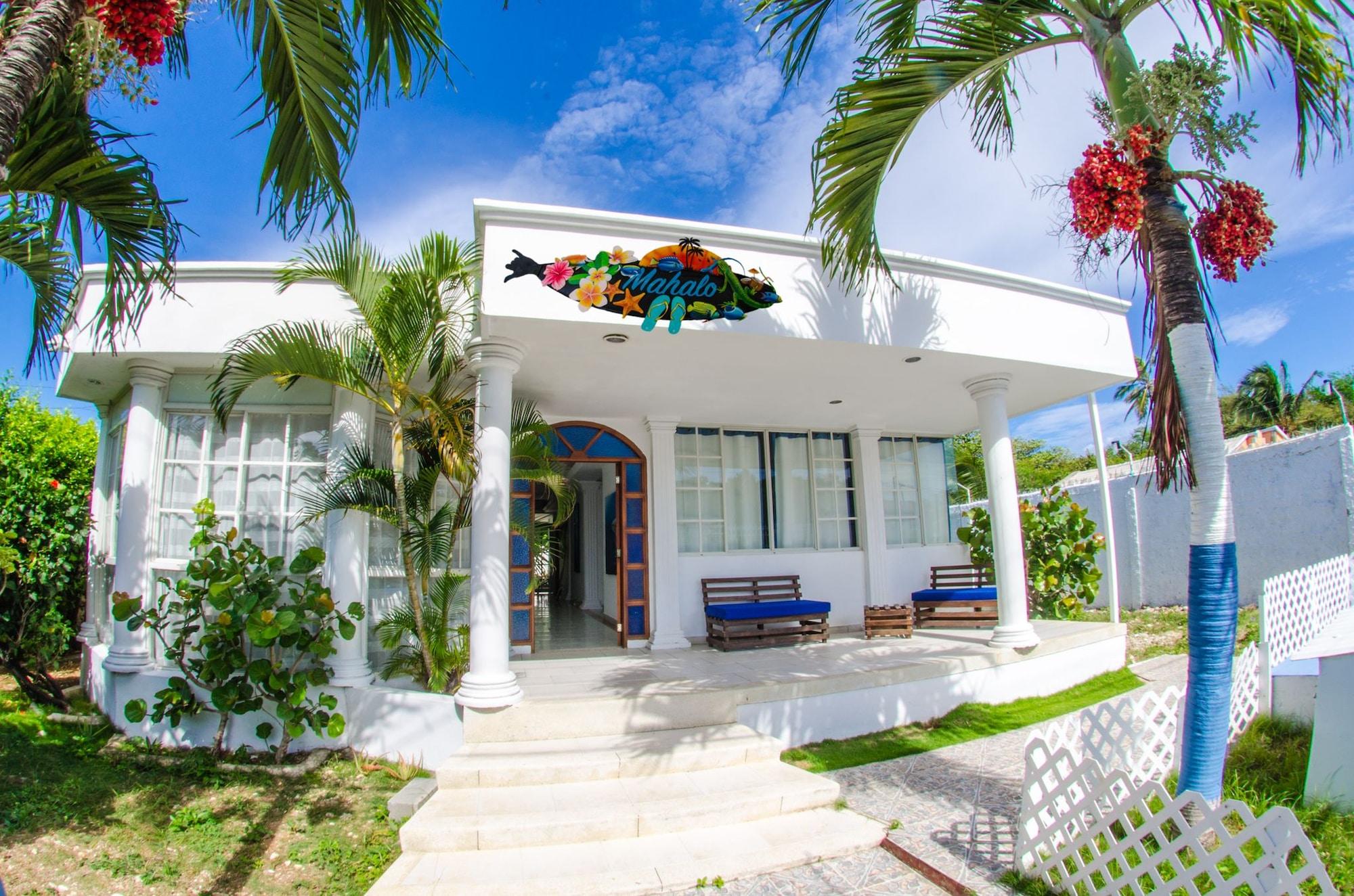 Varios Mahalo House