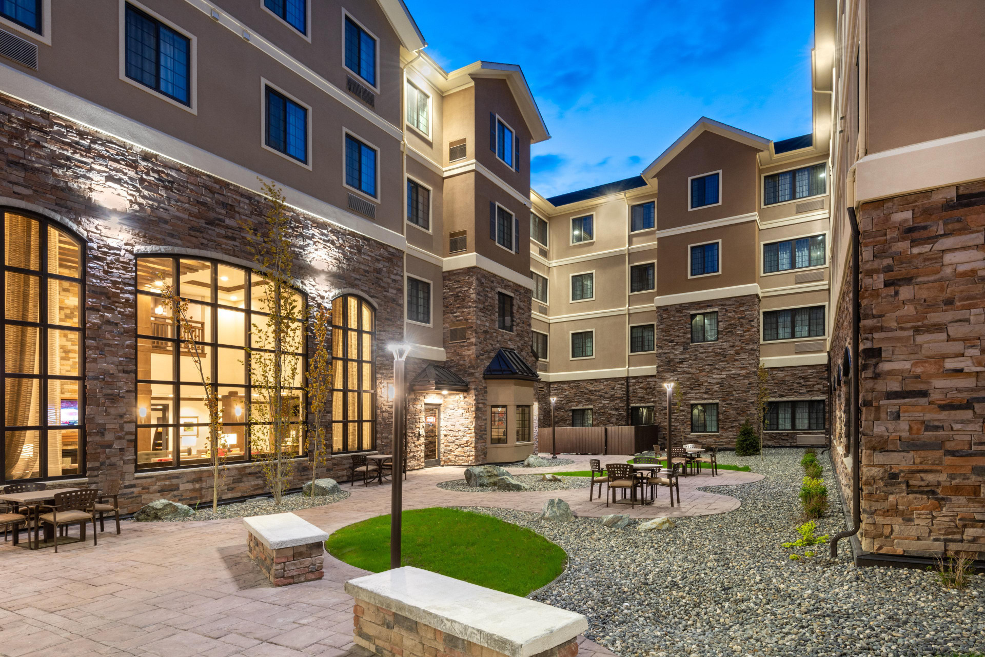 Vista Exterior Staybridge Suites Anchorage by IHG