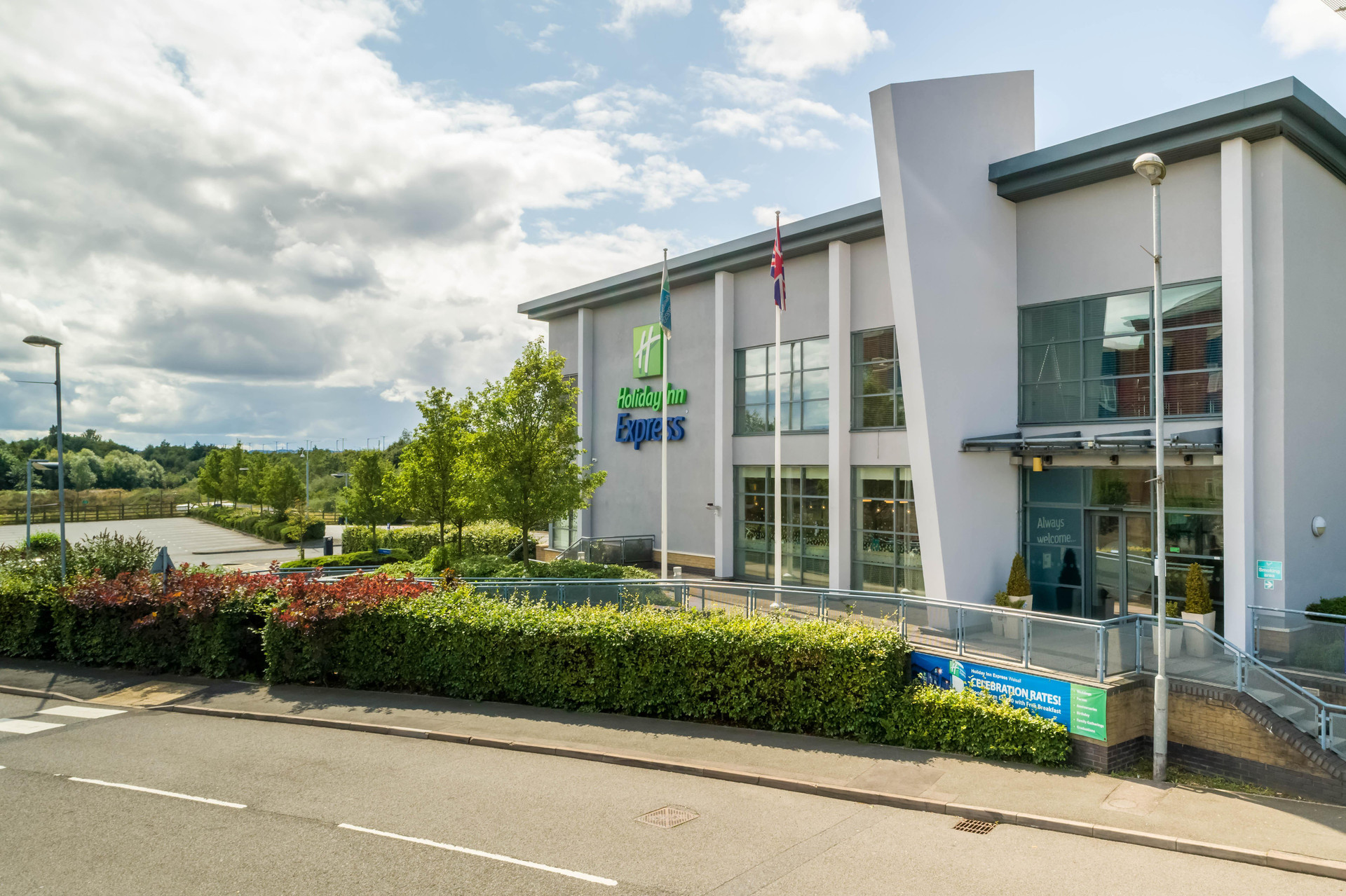 Vista Exterior Holiday Inn Express Walsall M6J10 by IHG