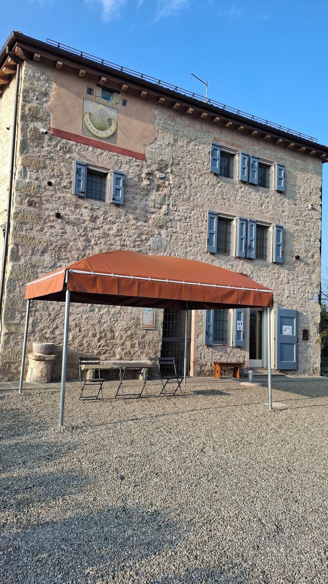 Varios Il Castellaro ai Sassi