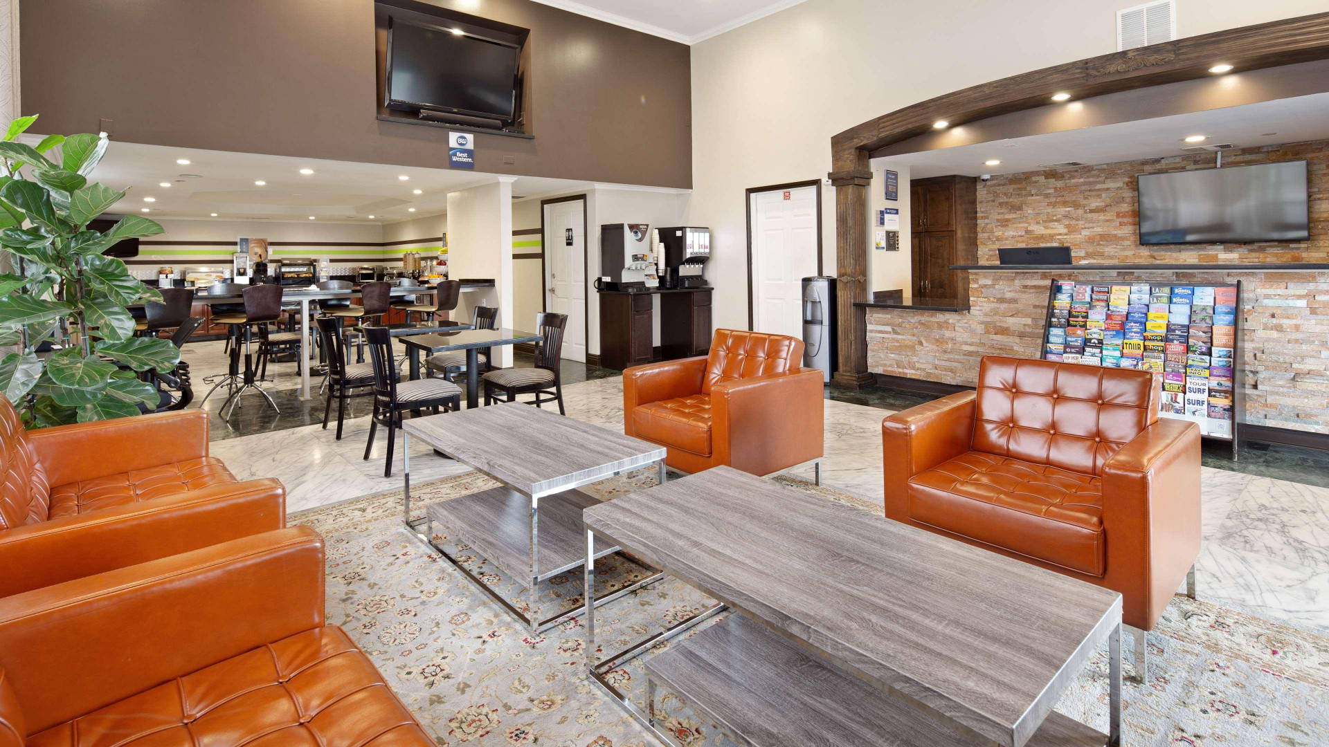 Vista Lobby Best Western Pasadena Royale Inn & Suites