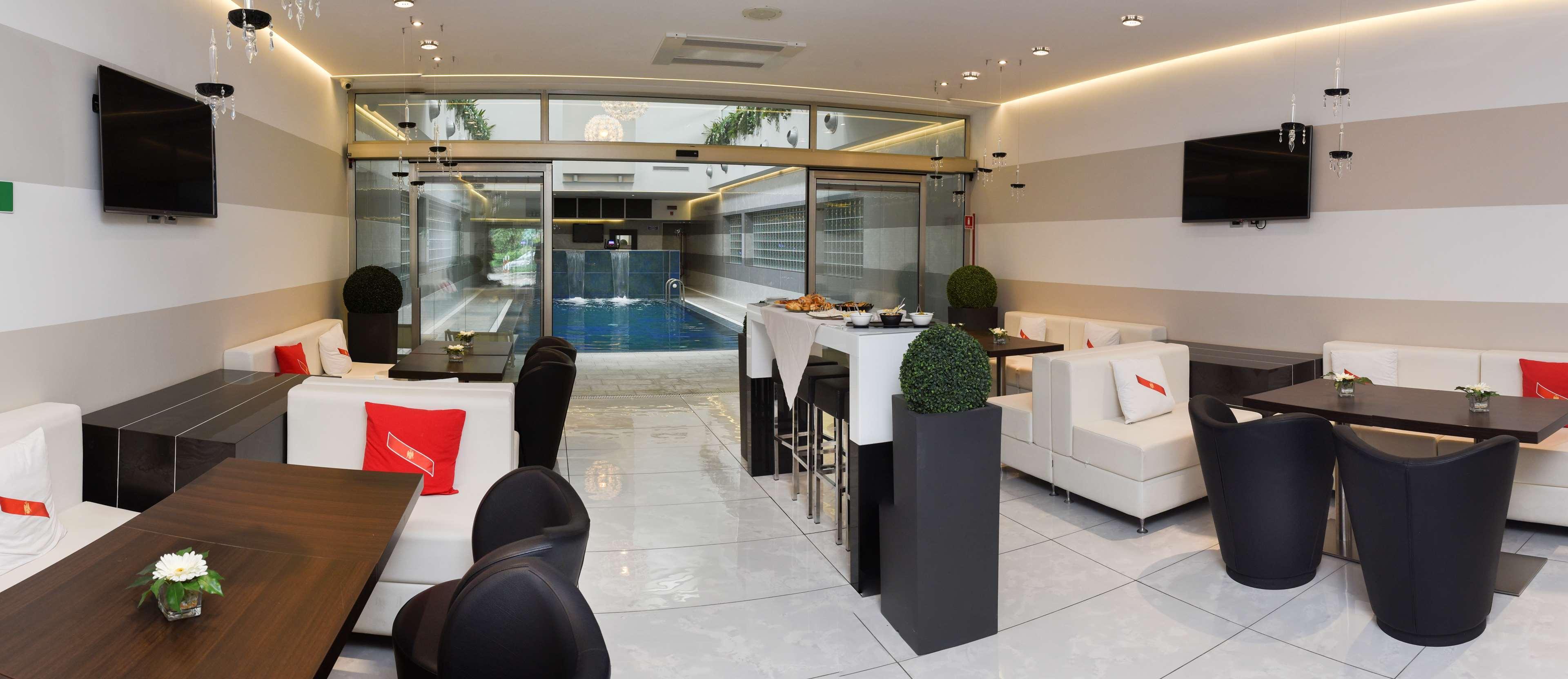 Bar/Salón Best Western Plus Hotel Modena Resort