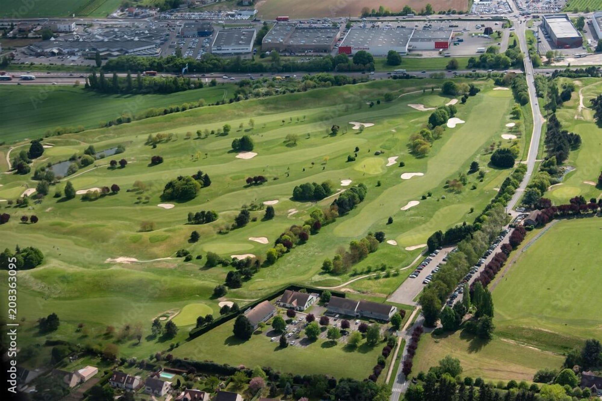 Campo de Golf Mercure Achères St Germain En Laye