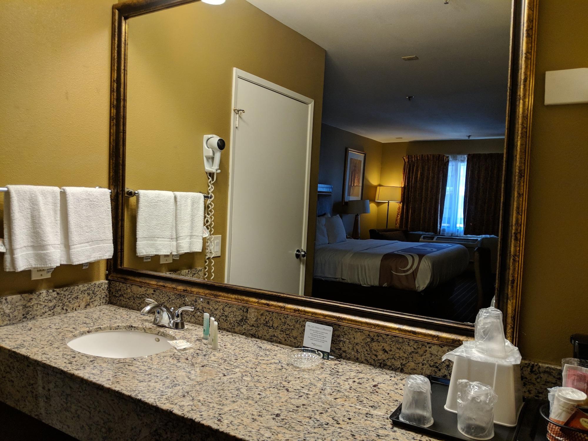 Equipamiento de Habitación Quality Inn & Suites Westminster Seal Beach