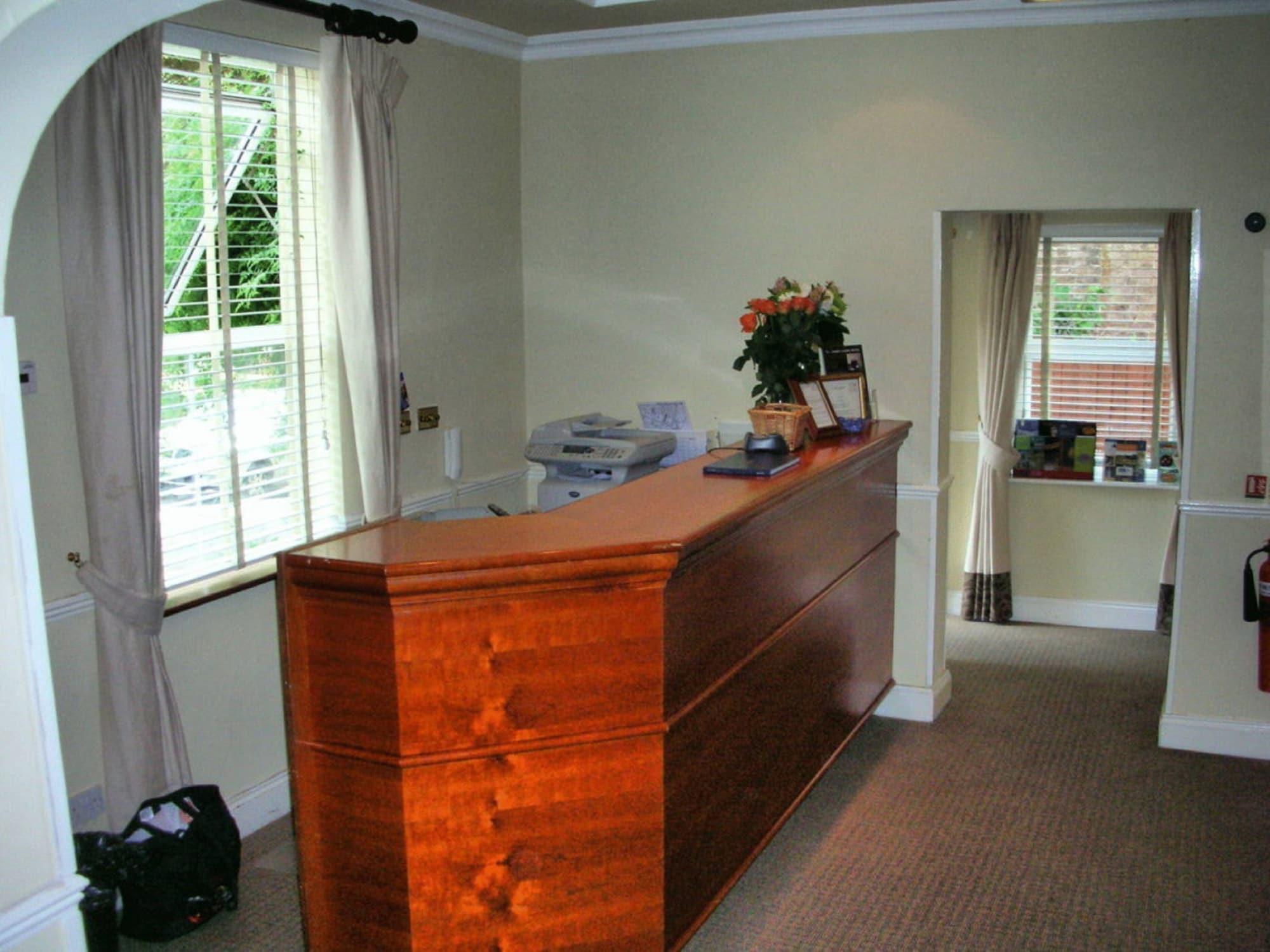 Vista Lobby Abbey Lodge Hotel