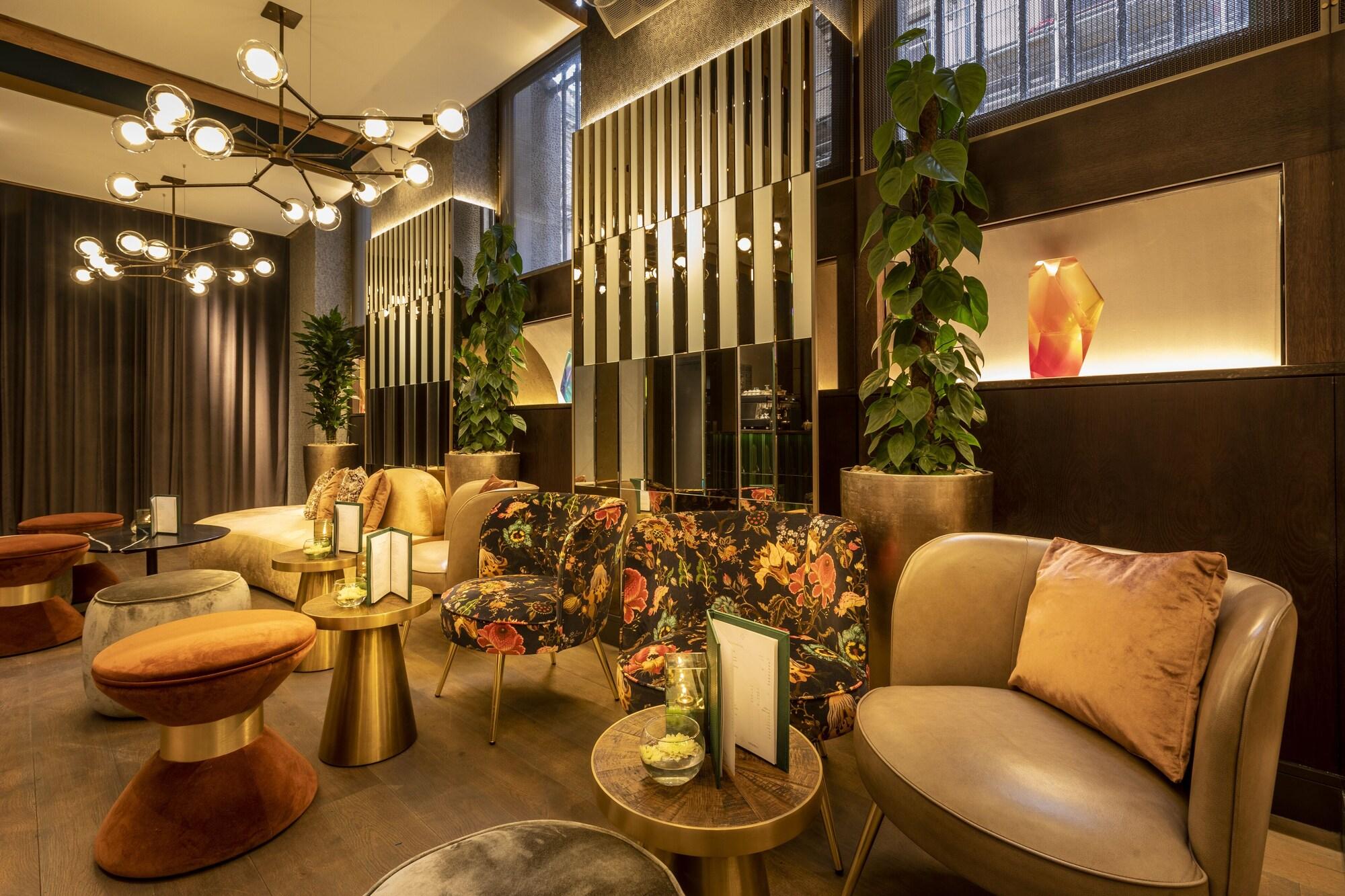 Bar/Salón Forty Seven Hotel