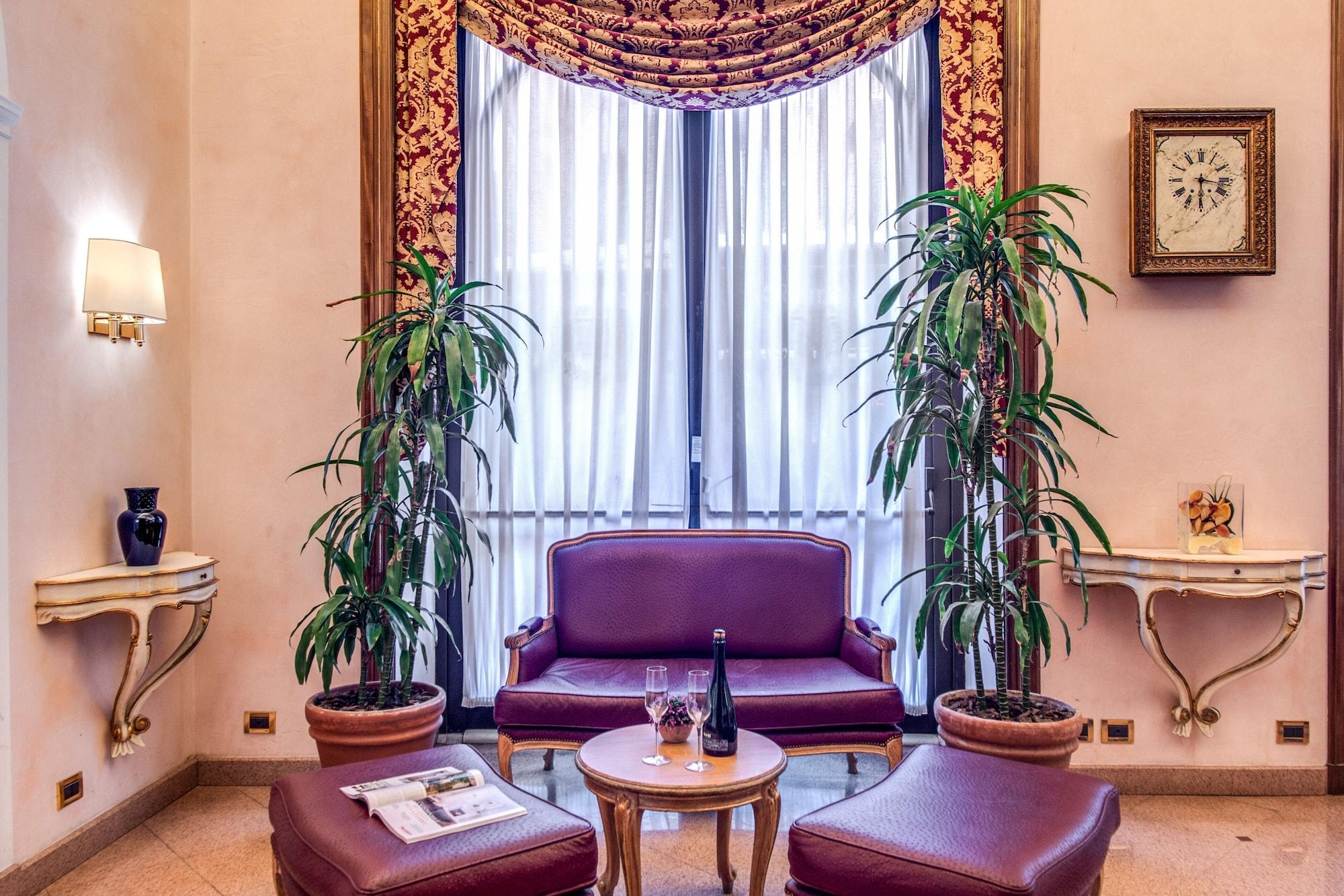 Vista Lobby Hotel della Torre Argentina