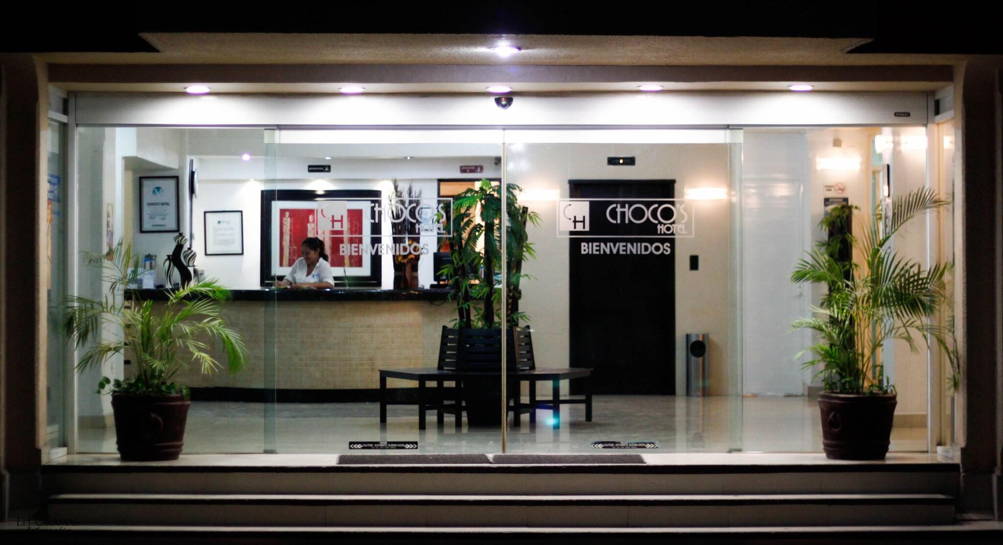 Vista Exterior Choco's Hotel
