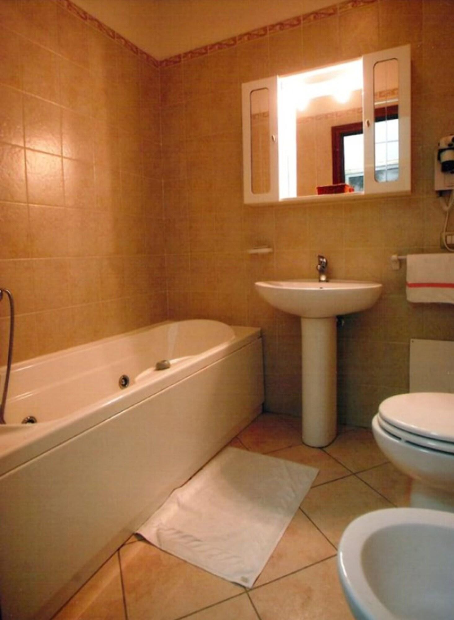 Equipamiento de Habitación Hotel 4 Mori