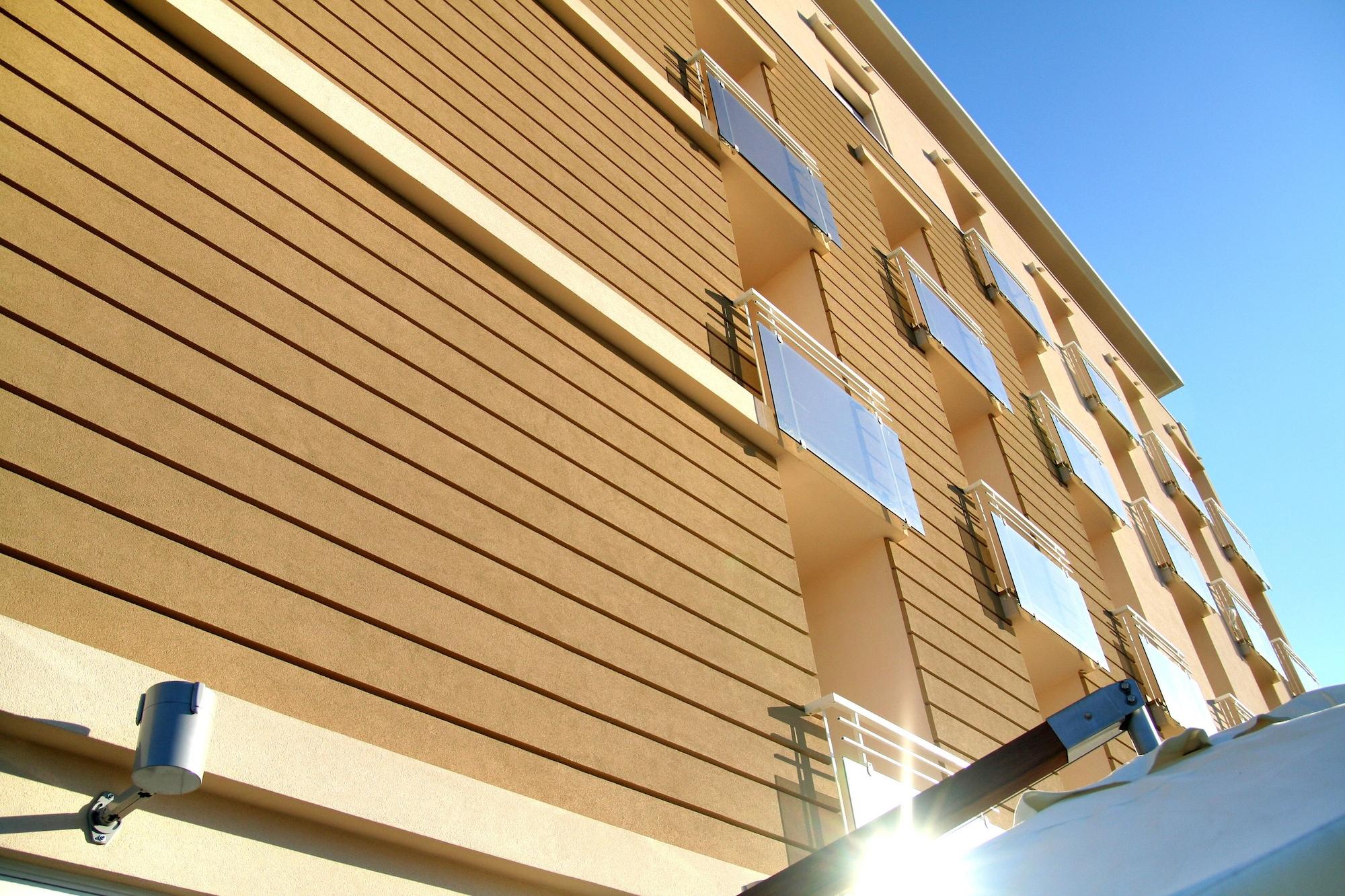 Vista Exterior Hotel Adlon