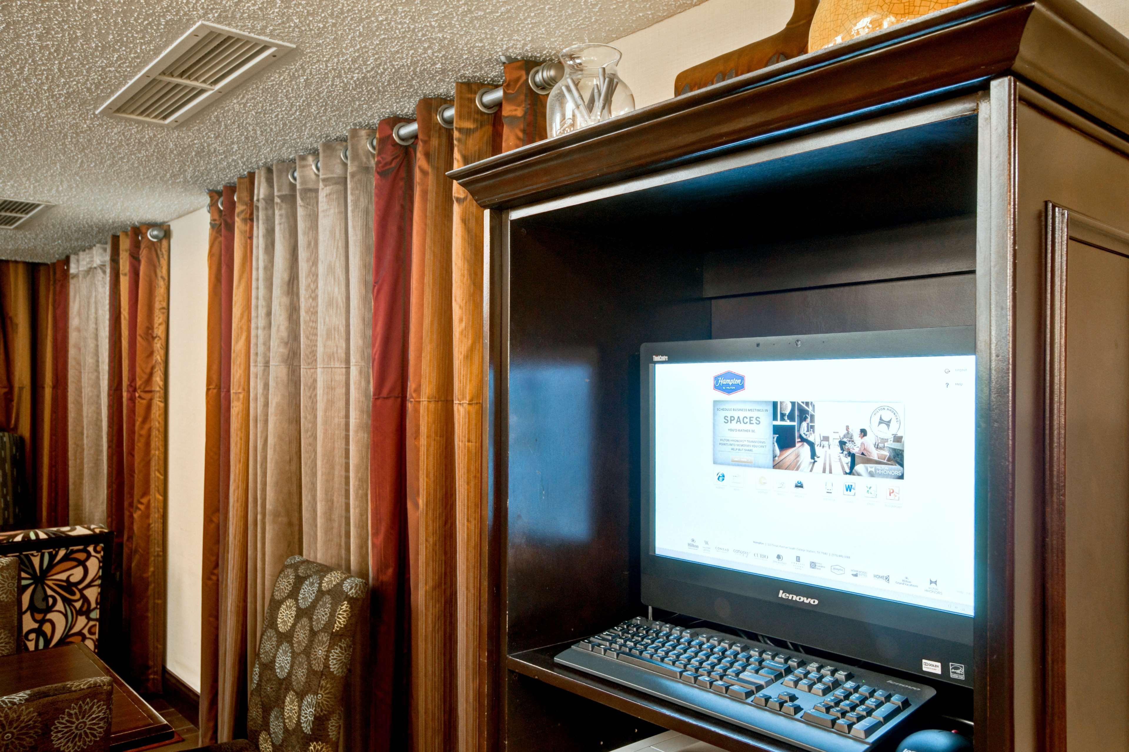 Vista Exterior Hampton Inn College Station