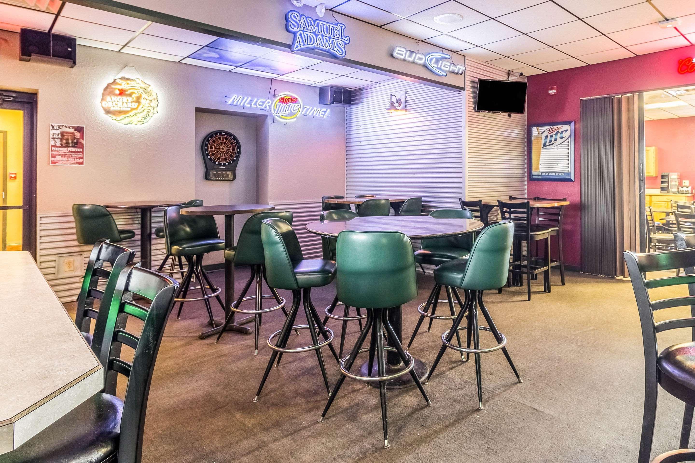 Bar/Salón Econo Lodge