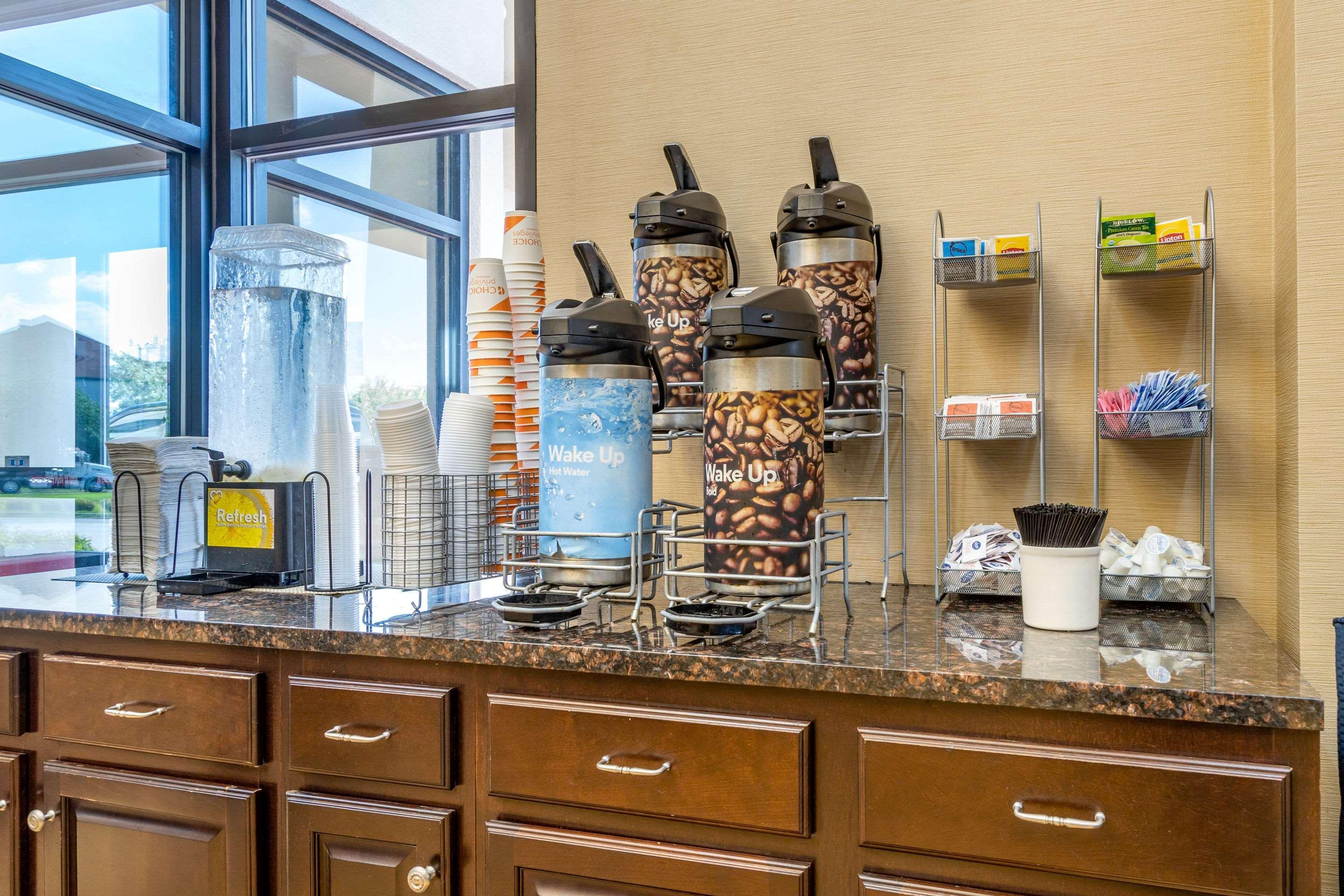 Restaurant Comfort Suites Savannah Gateway I-95