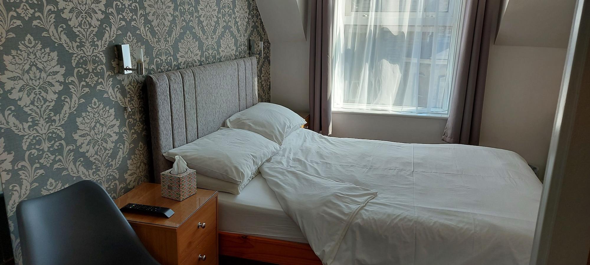 Varios Invernook Hotel