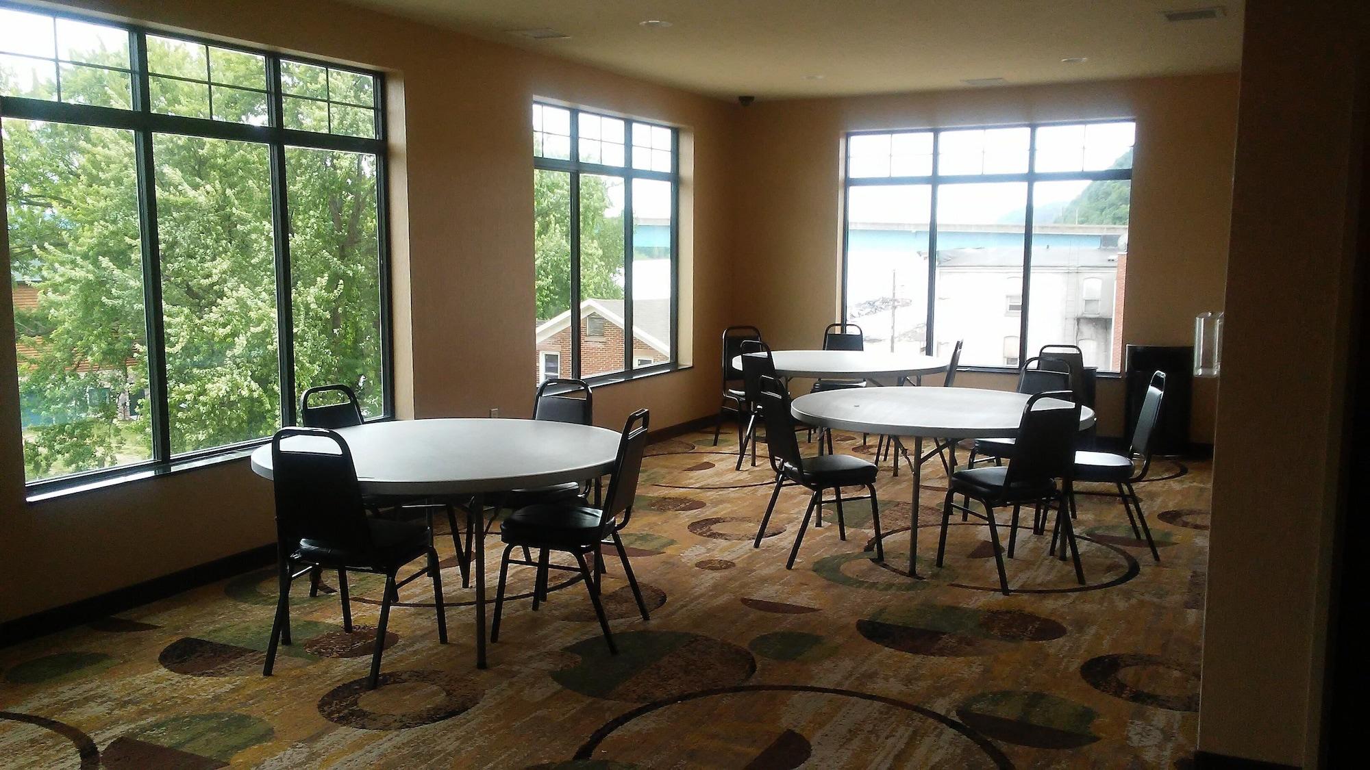 Restaurant Cobblestone Inn & Suites - Marquette/Prairie du Chien