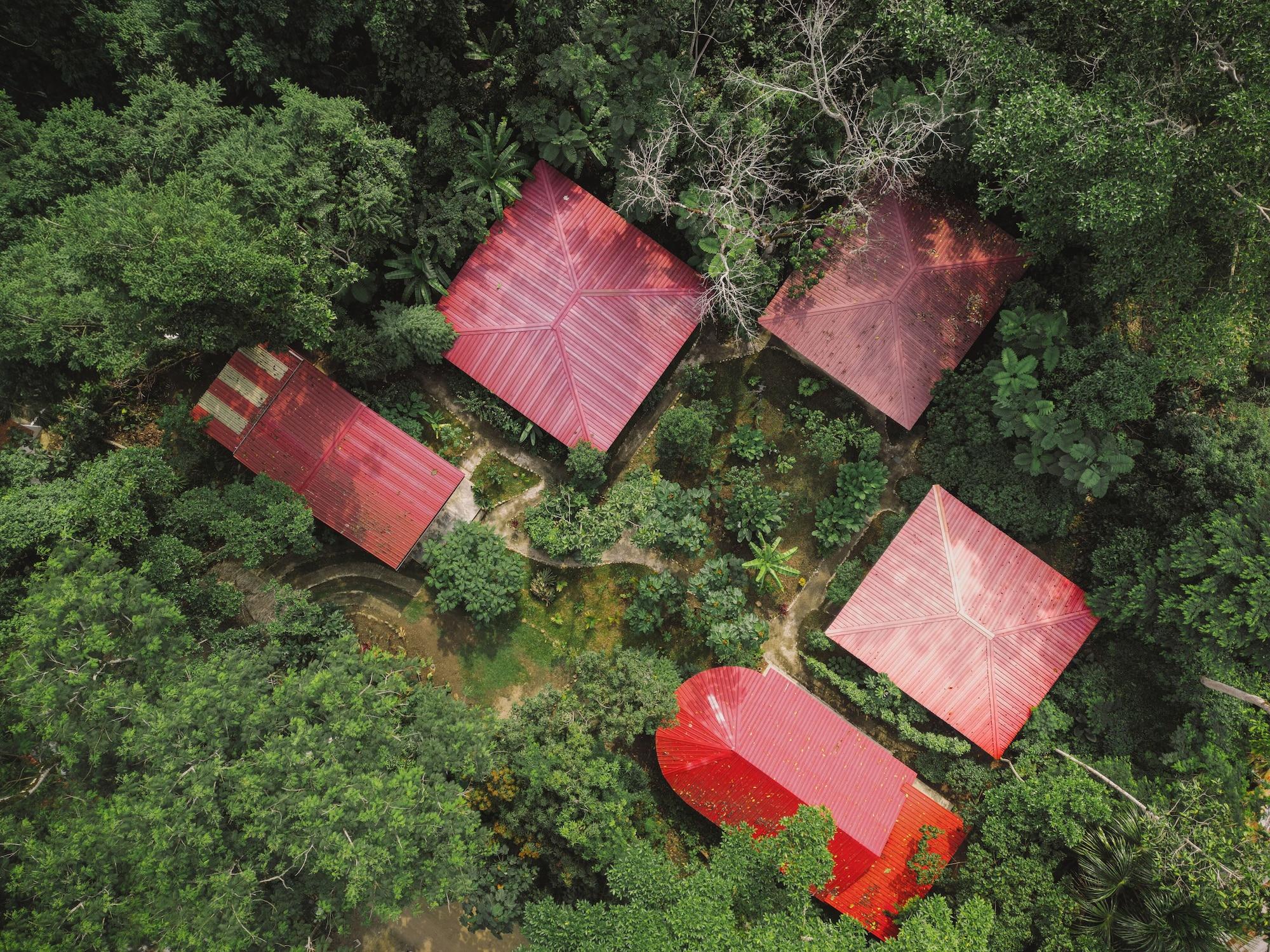 Varios Taki Tambo Lodge