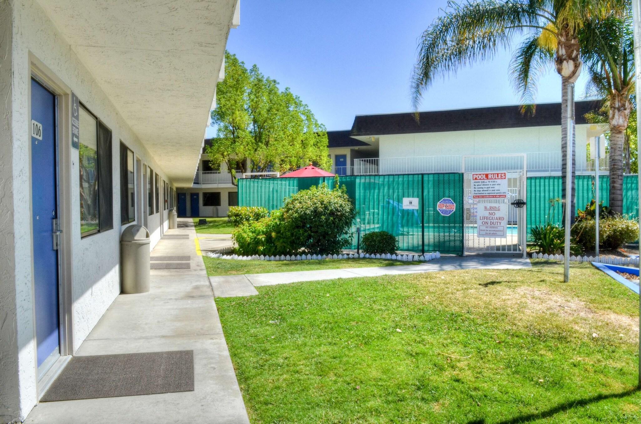 Varios Motel 6 Santa Nella, CA - Los Banos - Interstate 5